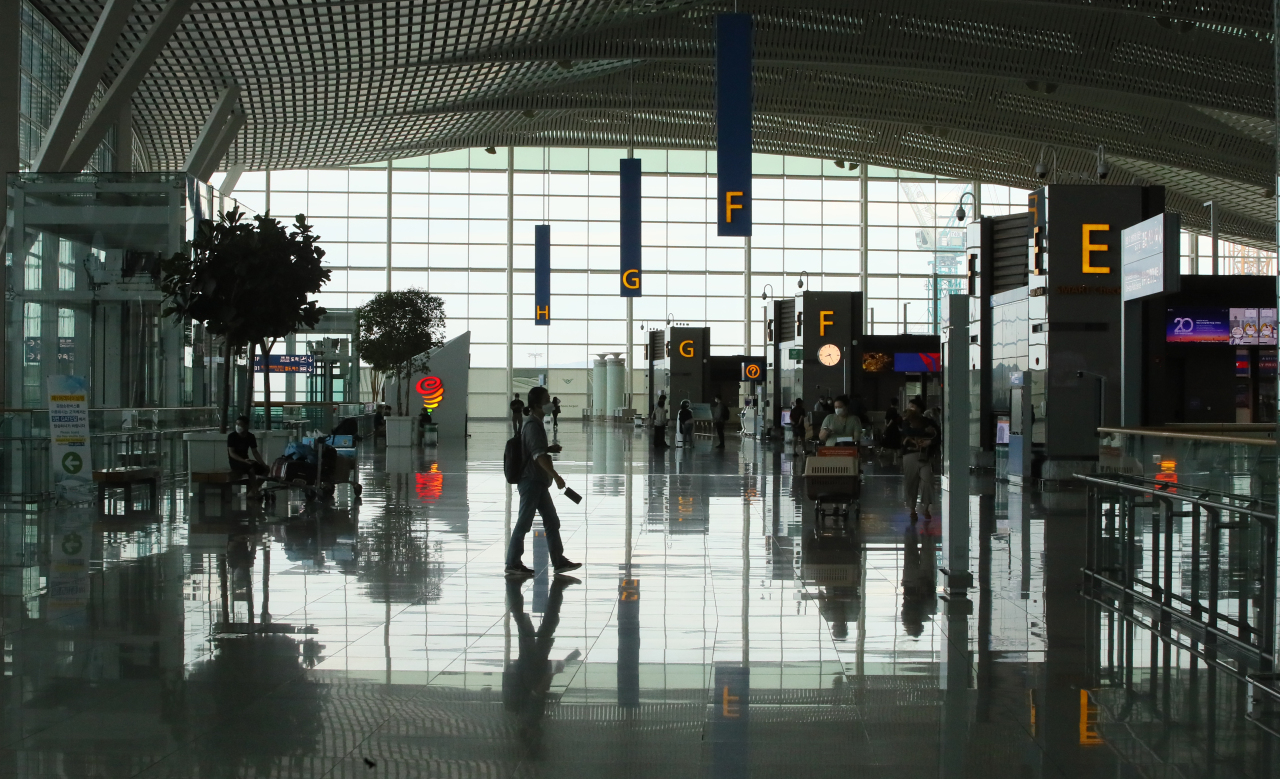 Incheon airport's daily passenger number drops below 10,000 in Sept