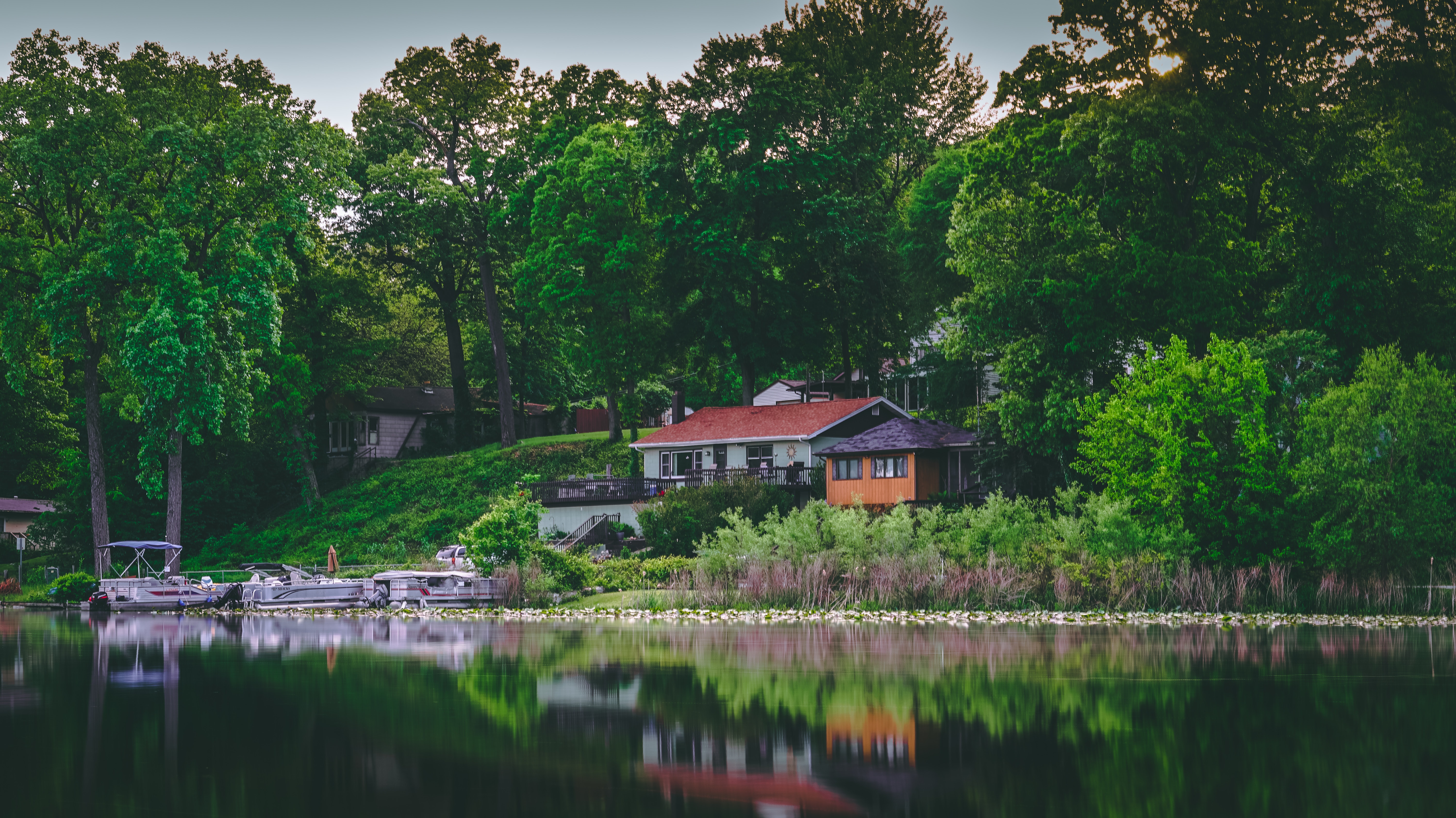 Best Lake House Photo · 100% Free Downloads