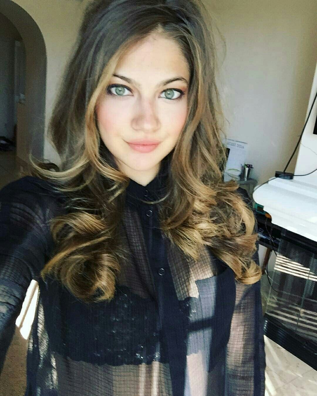 Mia Serafino. Arrow necklace, Make me up, Fashion