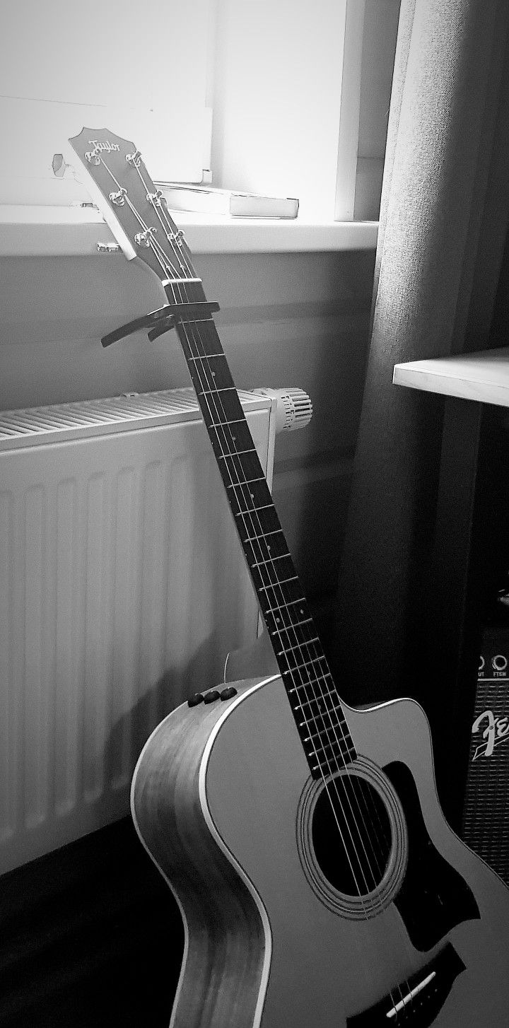 Guitar aesthetic. Black and white aesthetic, White aesthetic, Guitar photo