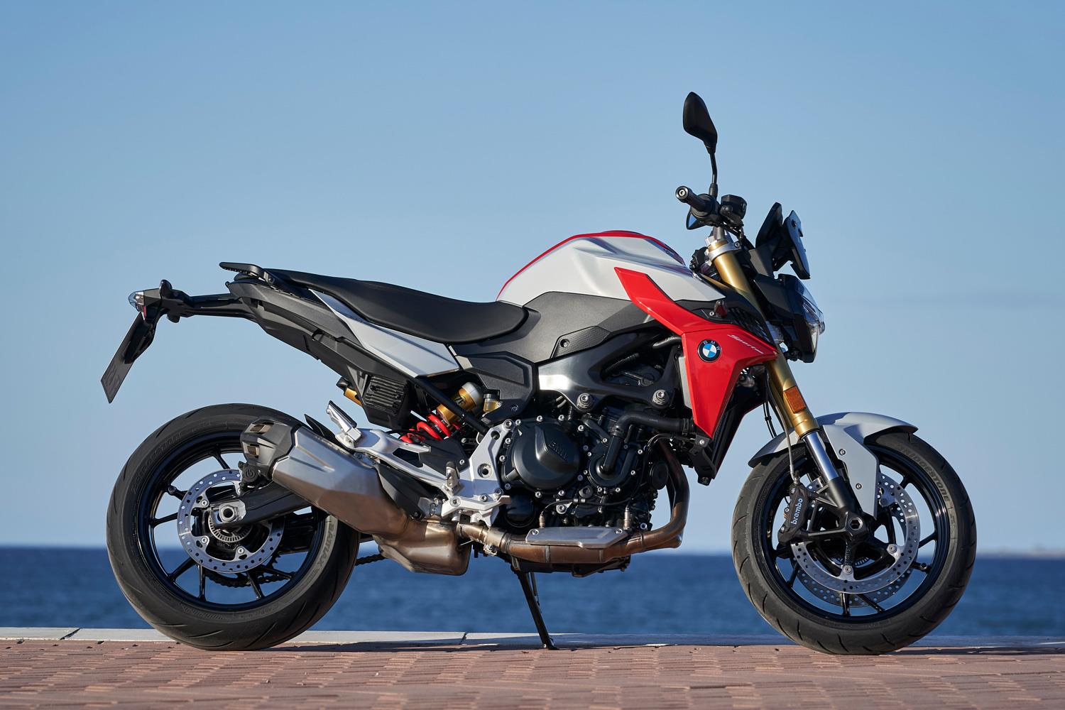 BMW F900R (2020) Review