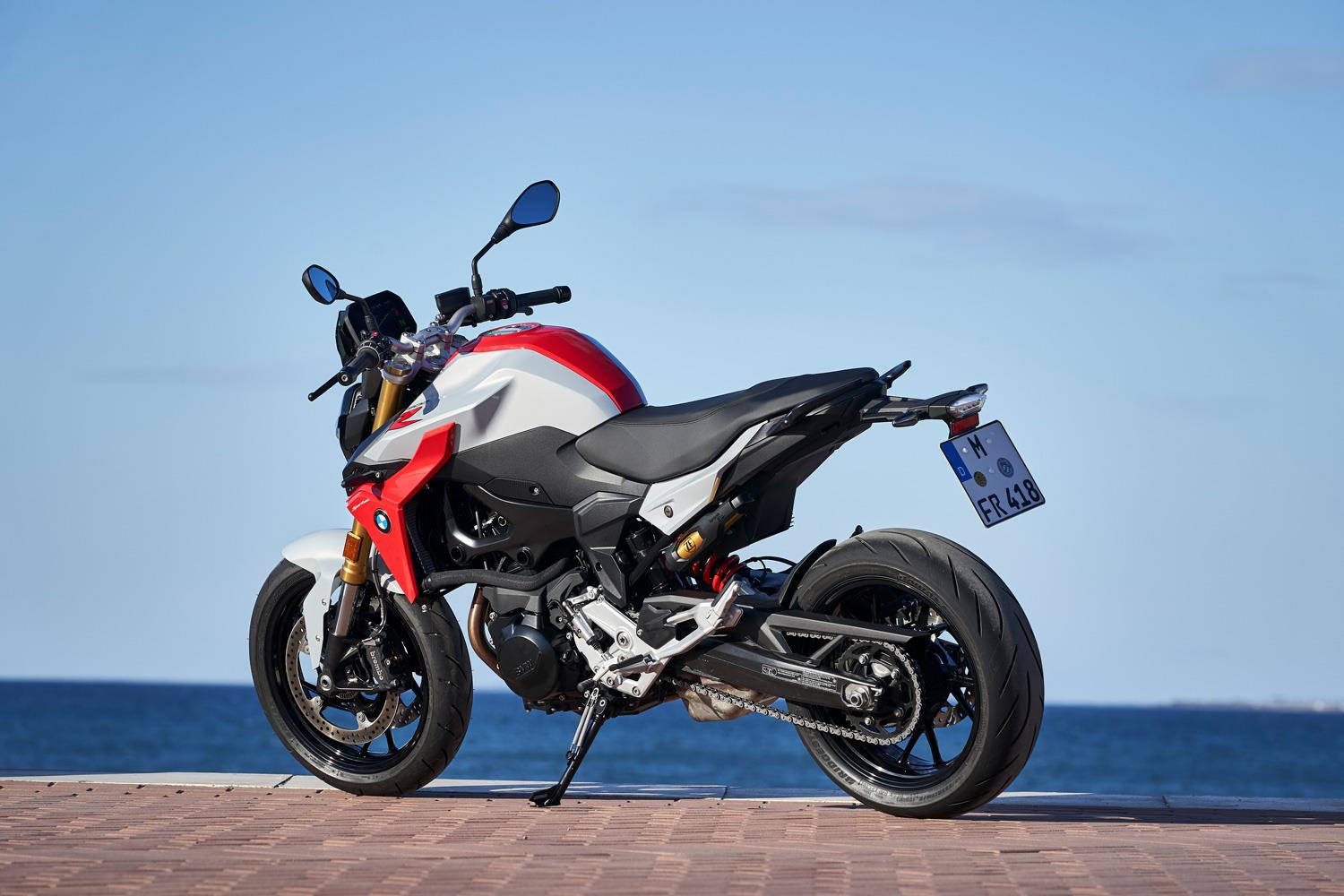 BMW F900R (2020) Review