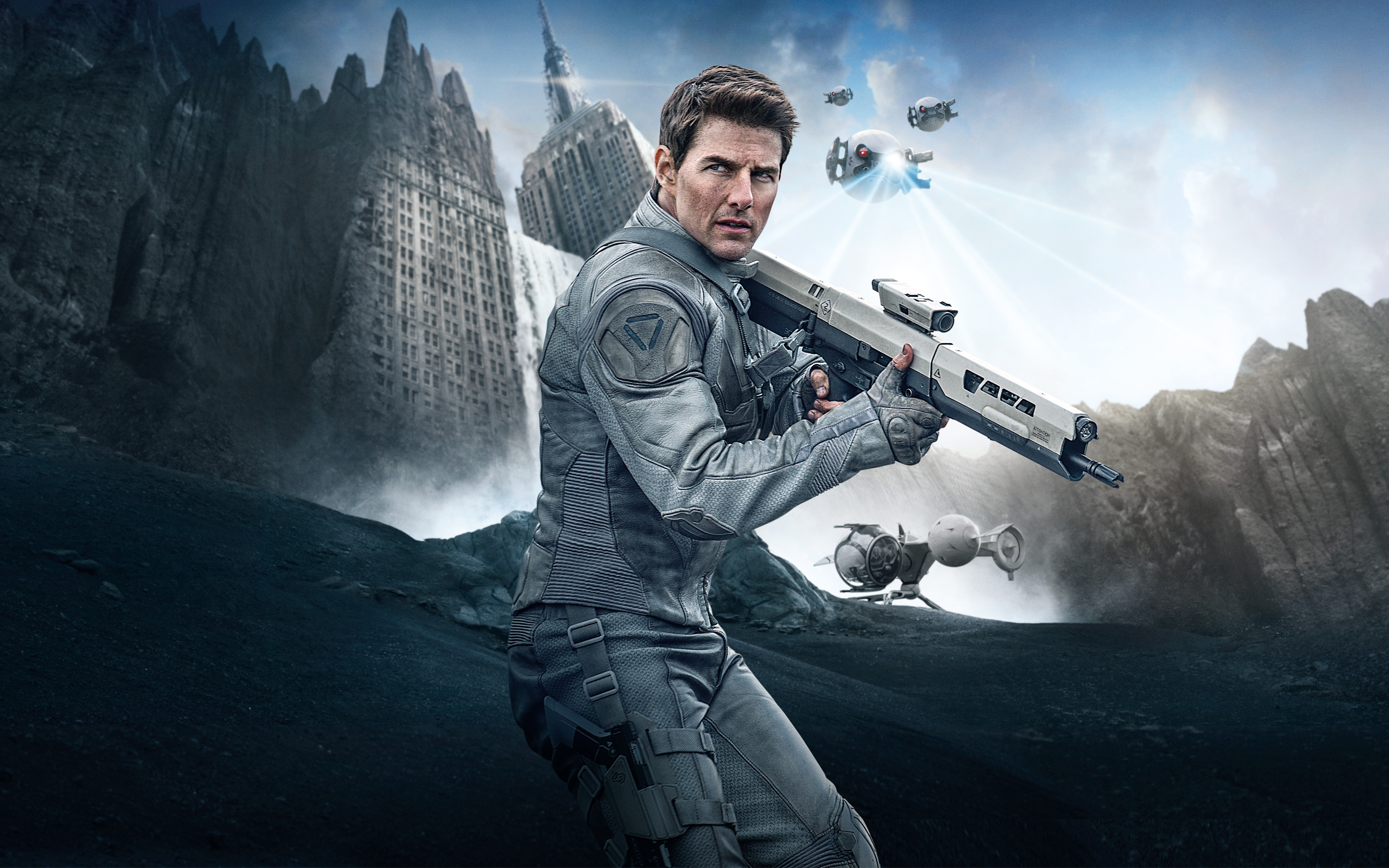 Tom Cruise In Oblivion Wallpaper