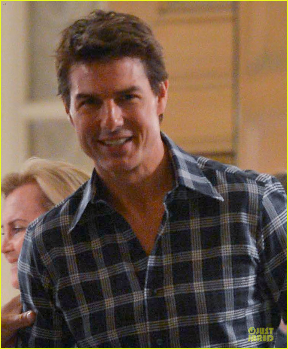 Tom Cruise: 'Oblivion' Featurette Now!: Photo 2838025. Tom Cruise Picture