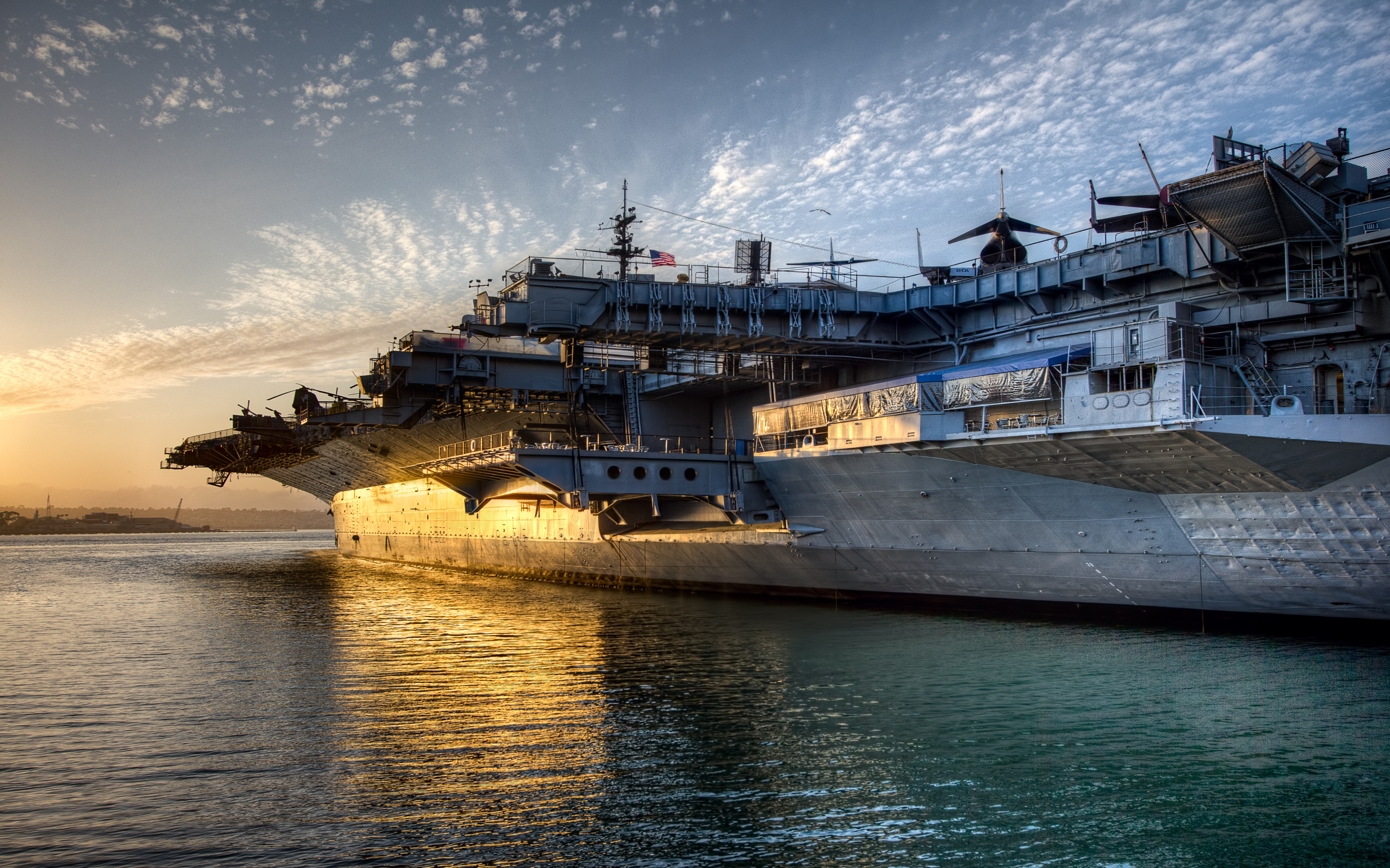 Download wallpaper: USS Midway Aircraft Carrier 3840x2400