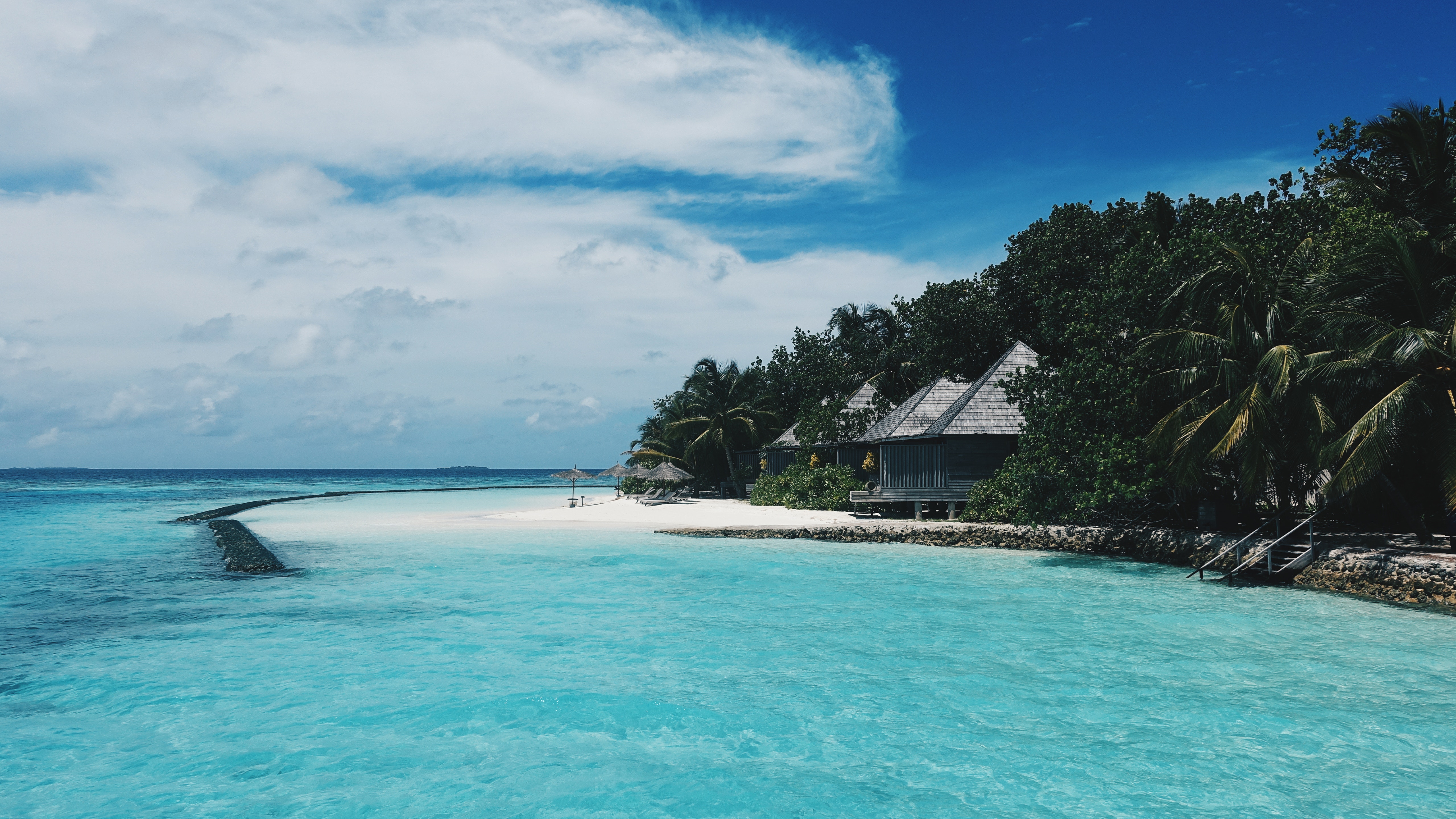 Download wallpaper 5120x2880 beach, maldives, bungalows, trees, tropics, summer HD background