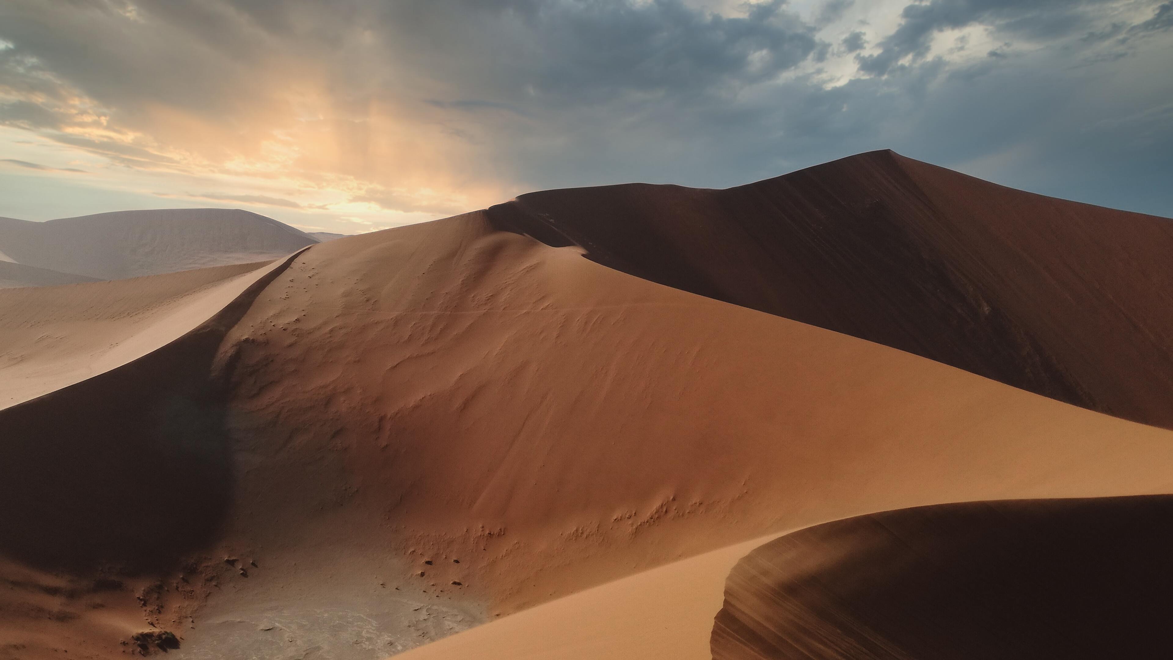 Dunes 4K wallpaper for your desktop or mobile screen free and easy to download