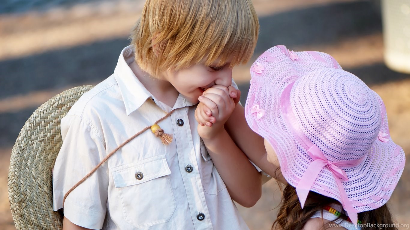 Little Baby Boy And Girl In Love HD Wallpaper Desktop Background