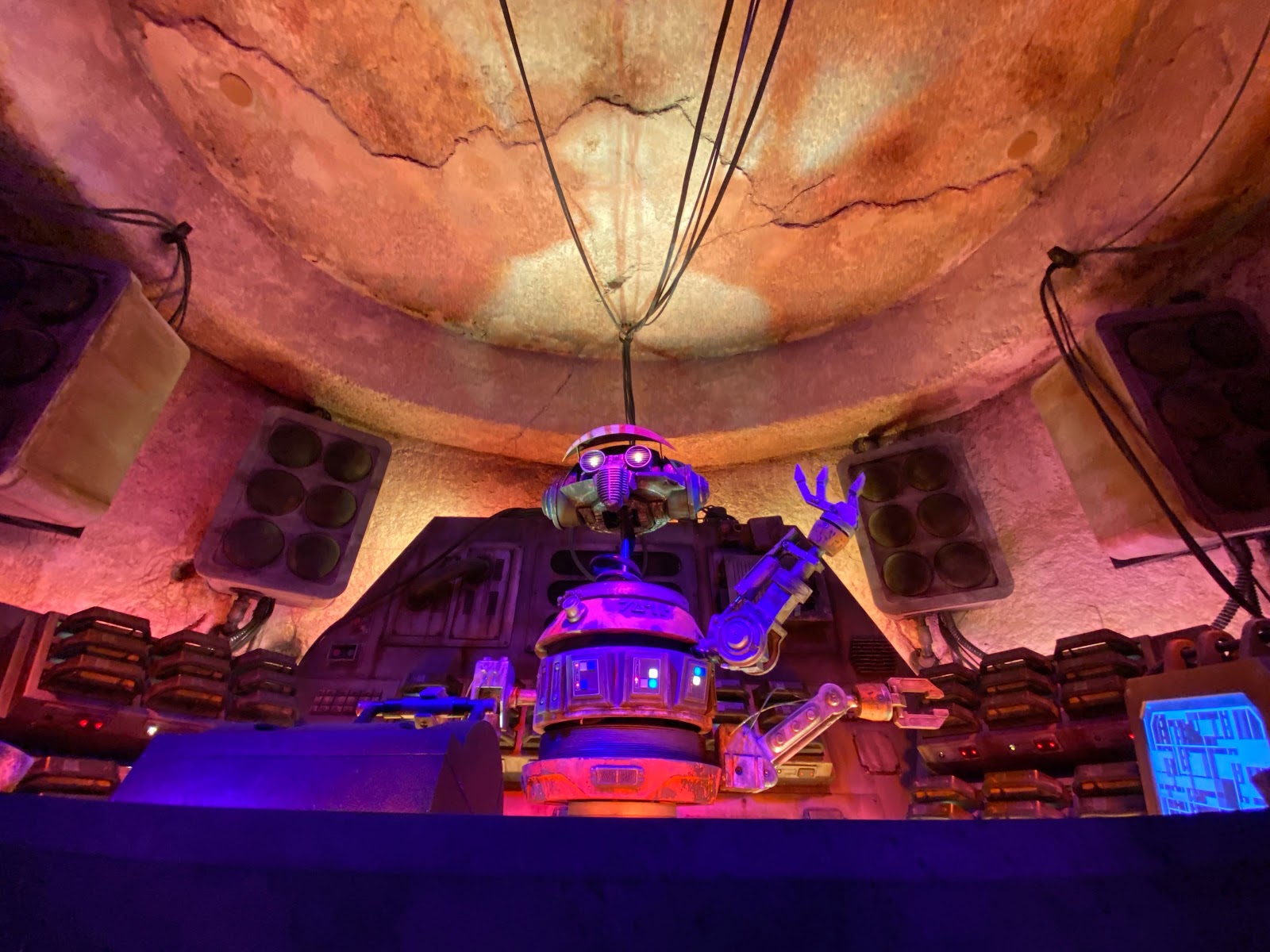 Photos's What Happens When You Leave Oga's Cantina to Use the Restroom at Star Wars: Galaxy's Edge