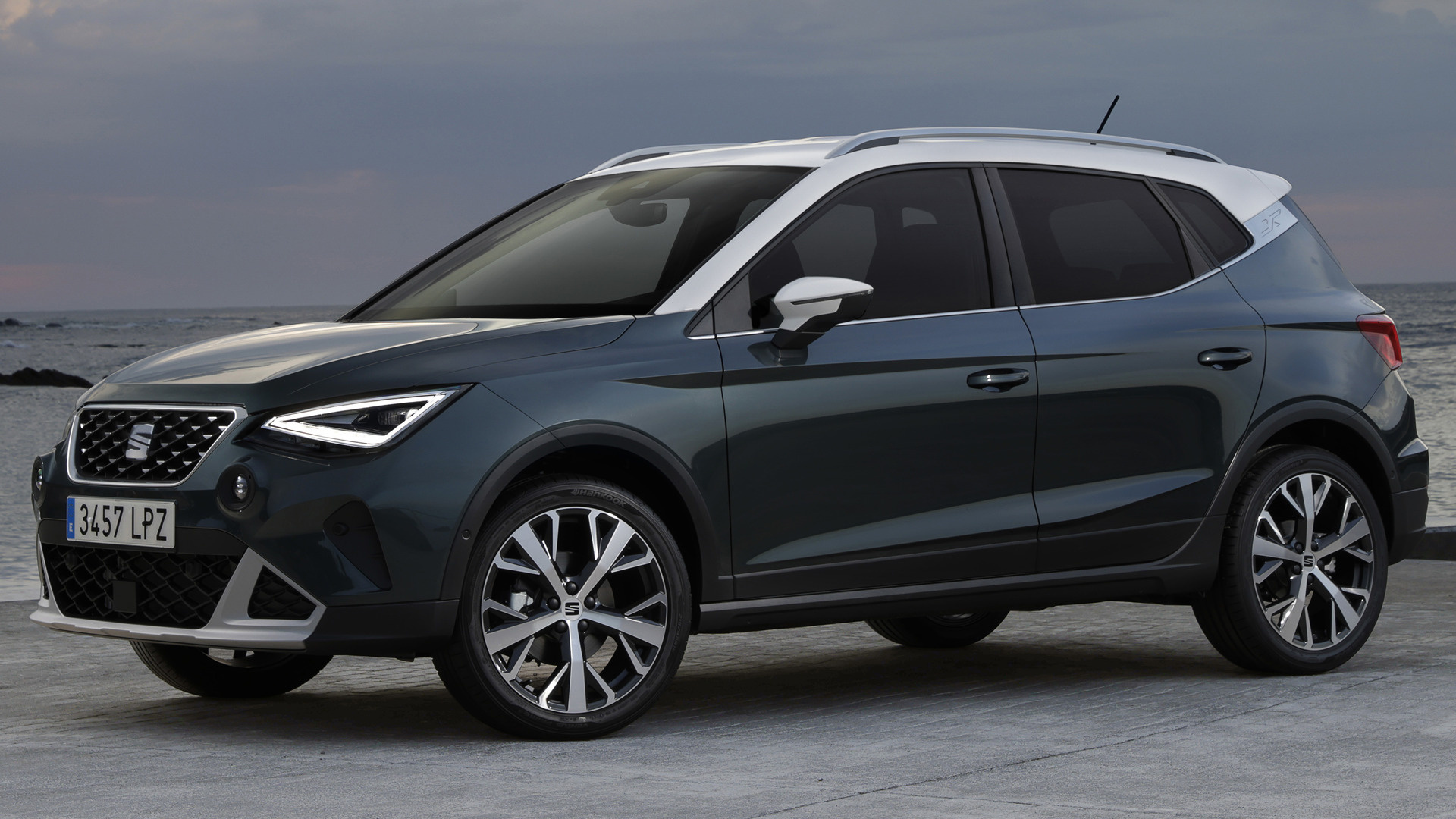 Seat Arona and HD Image