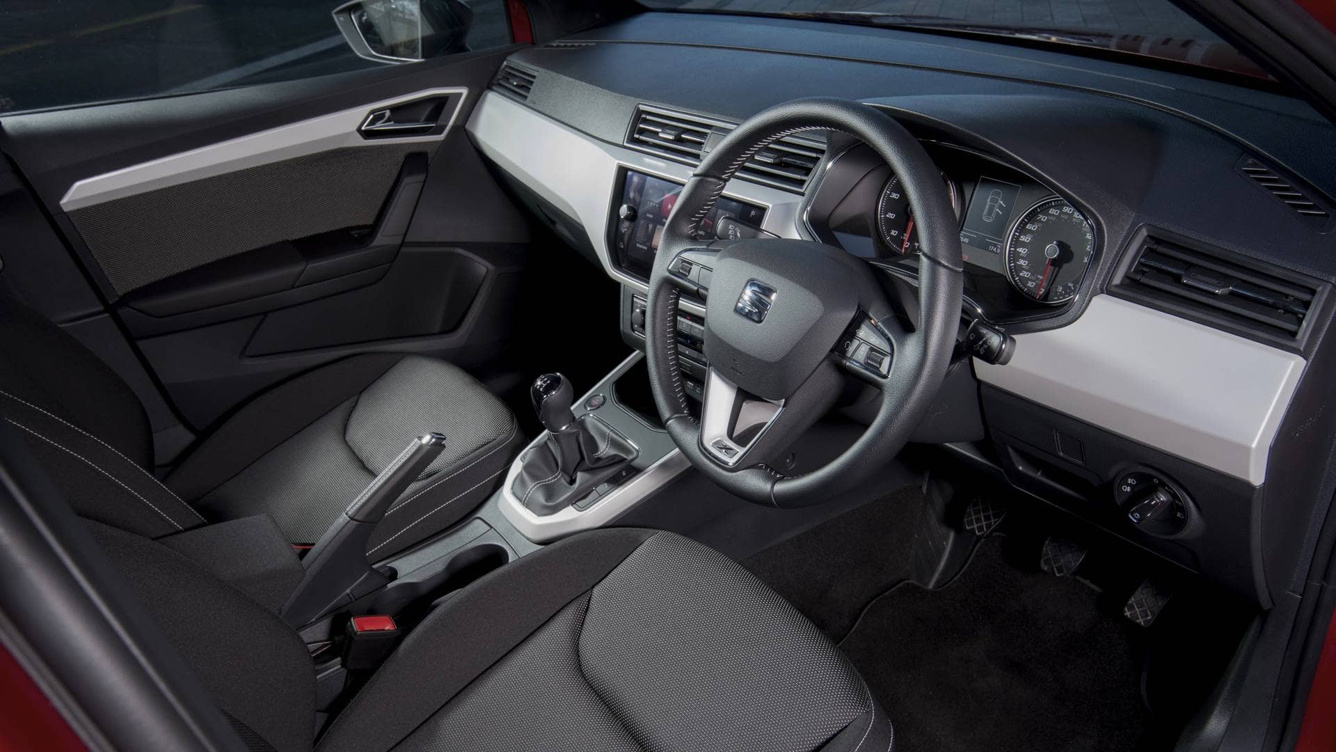 SEAT Arona 2022 models and trims, prices and specifications in Saudi Arabia