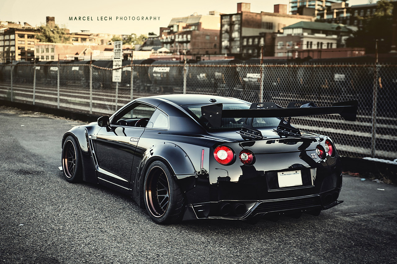 Liberty Walk Nissan GTR Picture 18 of 25
