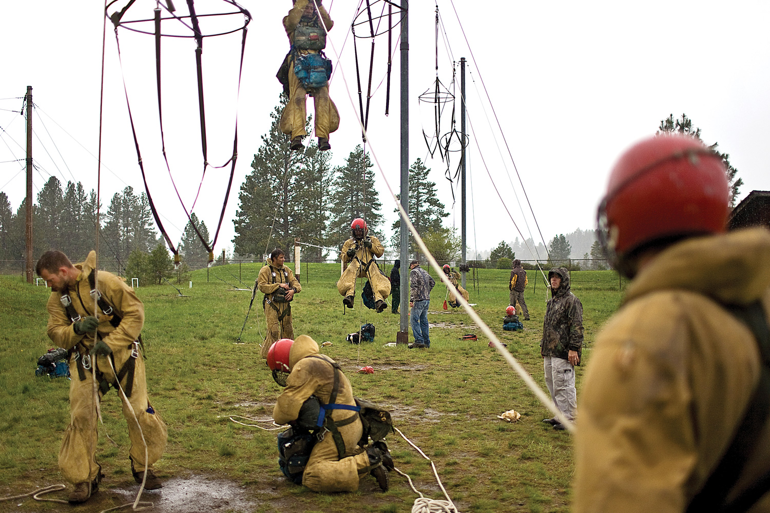 Chronicling seven decades of parachuting into wildfires (Seven decades of parachuting into wildfires)