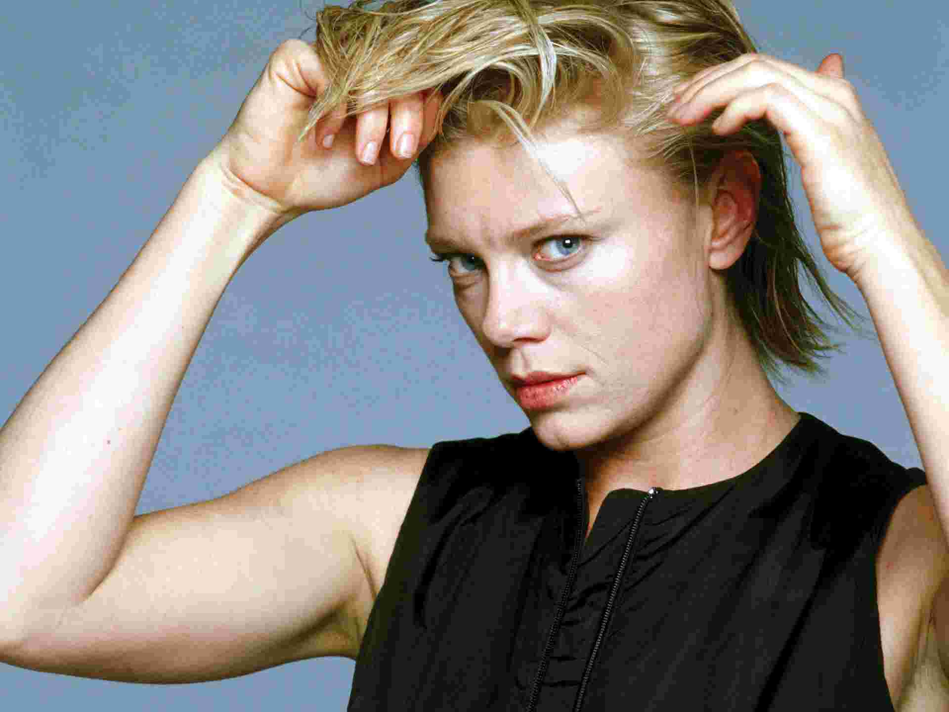 Peta Wilson HD Background