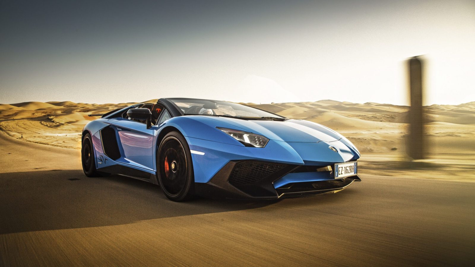Lamborghini Aventador LP 750 4 Superveloce Roadster Wallpaper
