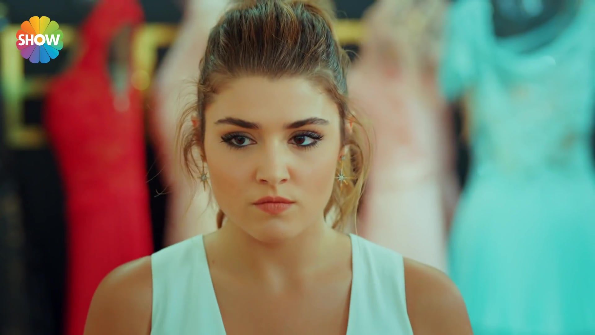 تويتر \ Hande Erçel Gallery على تويتر