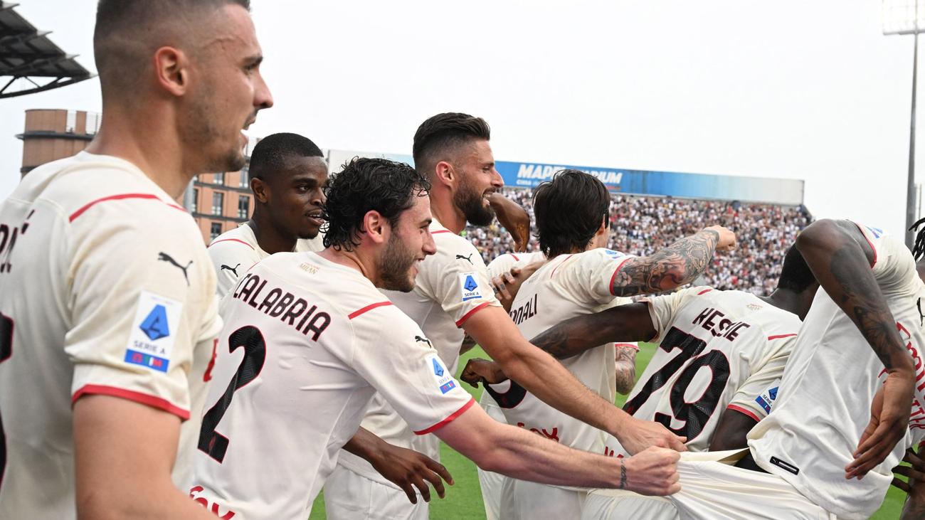 AC Milan win first Serie A title since 2011