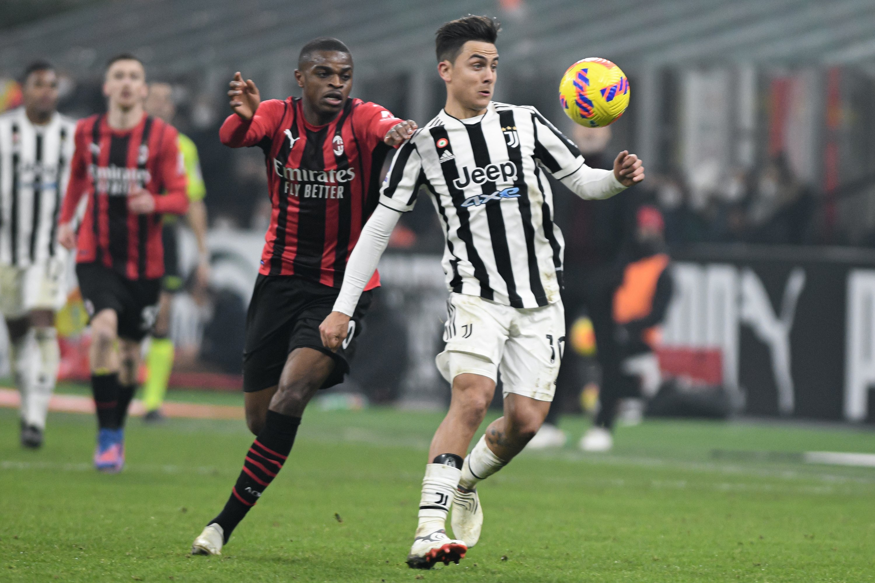 Serie A title chaser Milan loses ground to Napoli after Juve draw