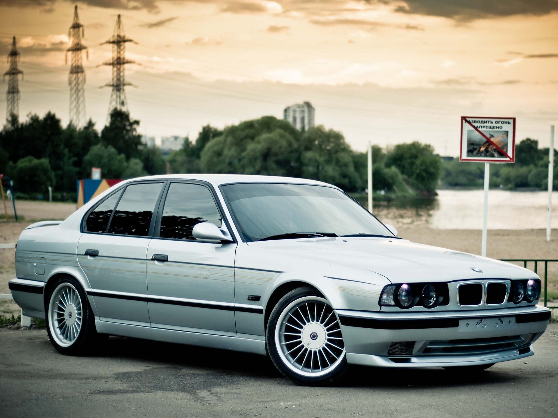 BMW M5 E34 wallpaperx1440