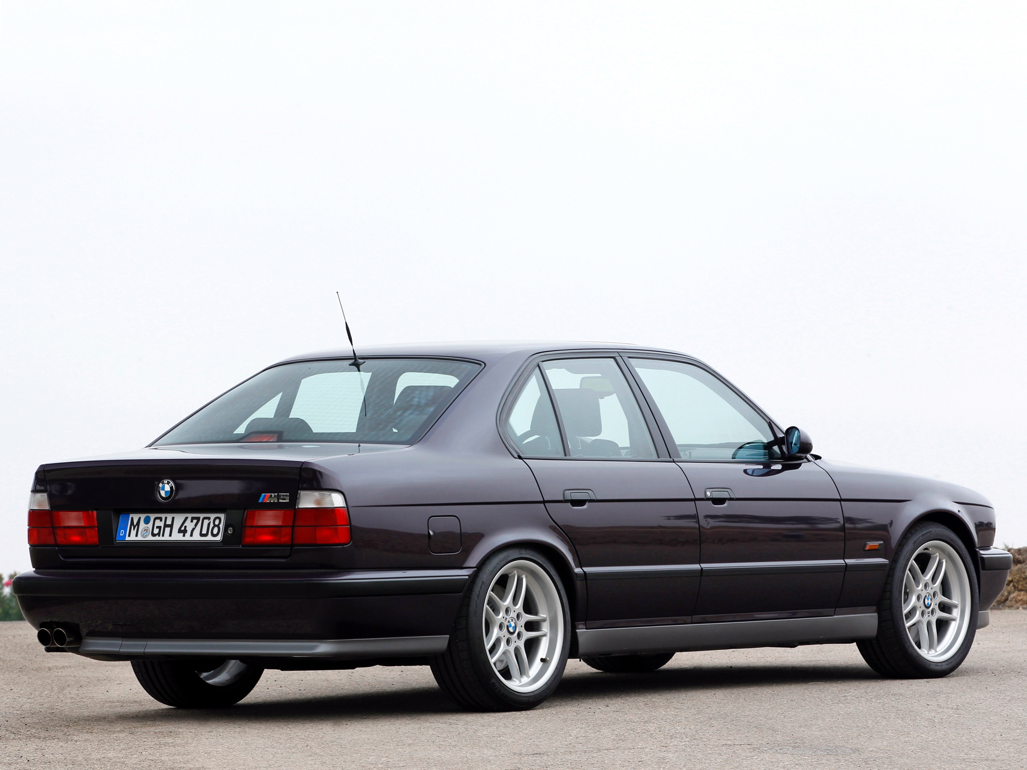 BMW M5 E34 MkIll 1994 Wallpaperx1536