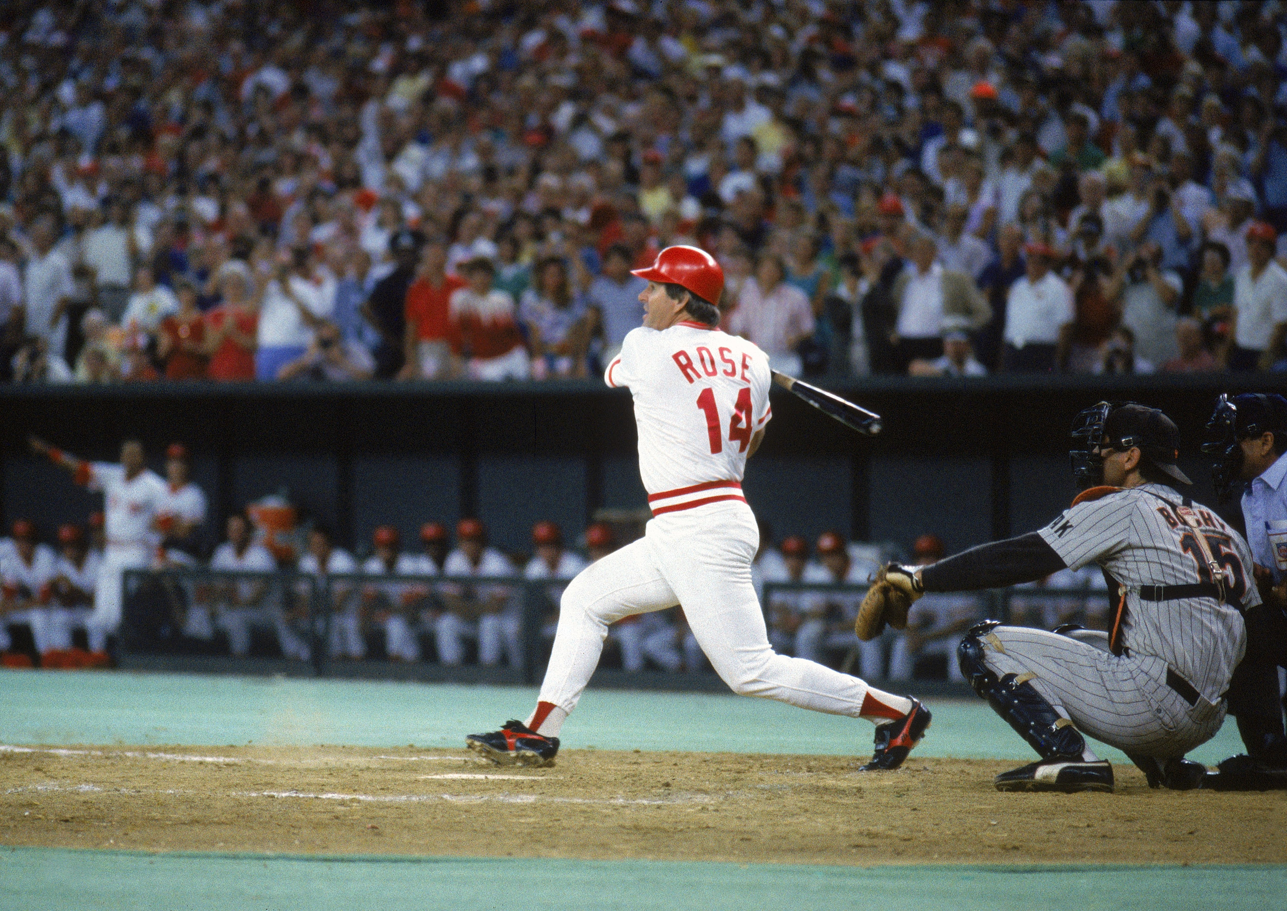 Pete Rose Breaks Baseball's All Time Hit Record: See Photo