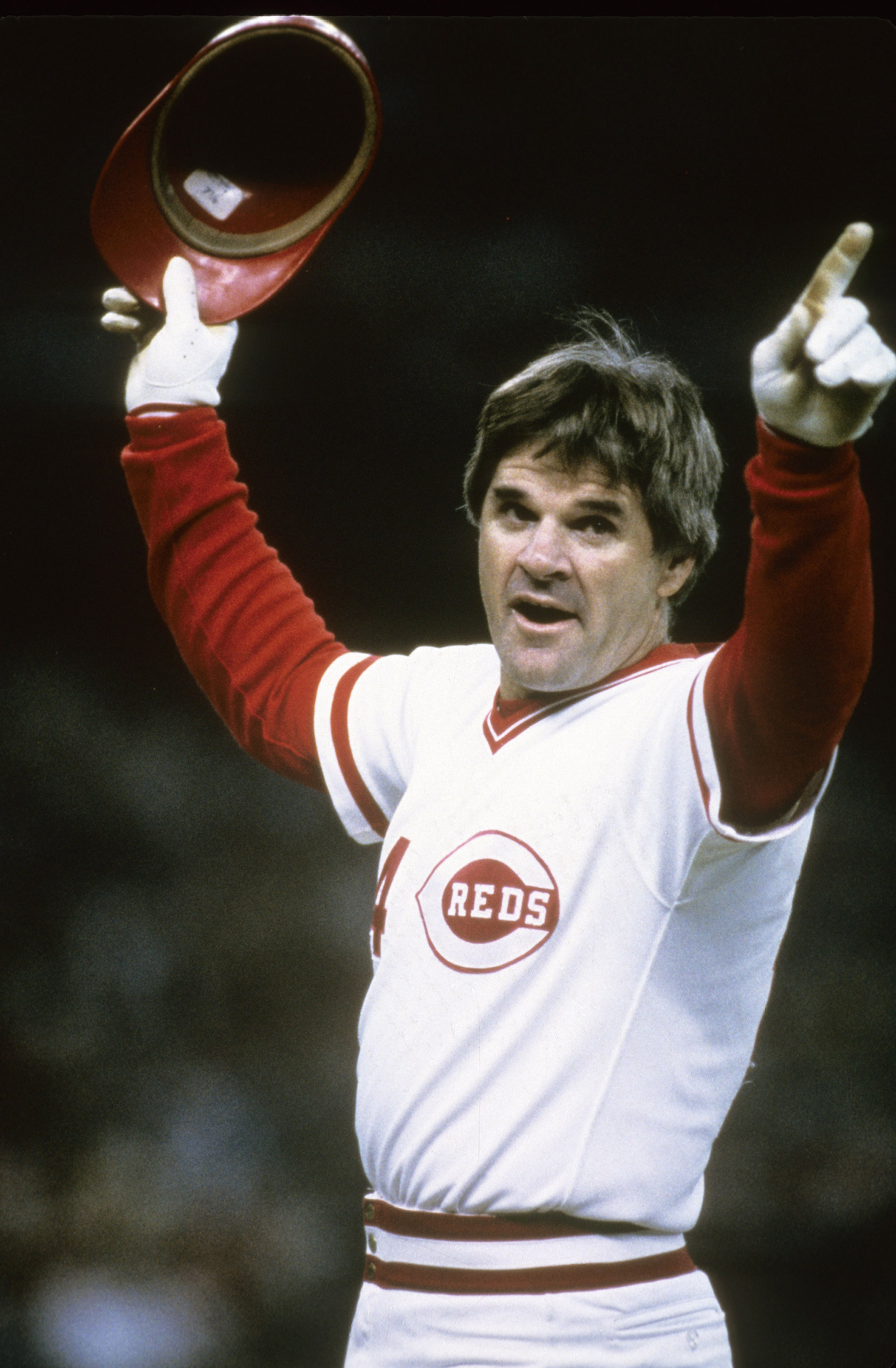 Pete Rose Breaks Baseball's All Time Hit Record: See Photo