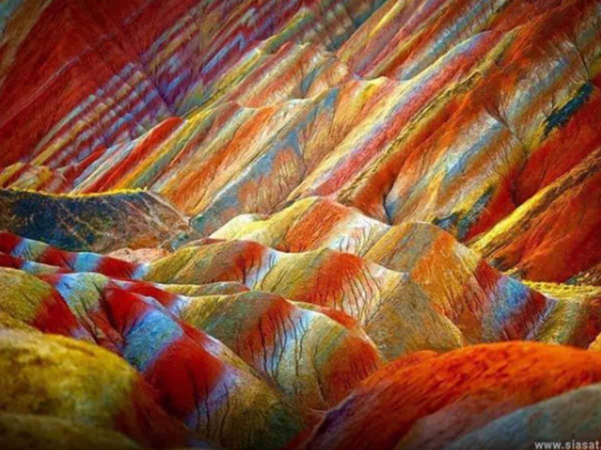 Twitteratis' amazed over magical rainbow mountains, mentioned in the Quran