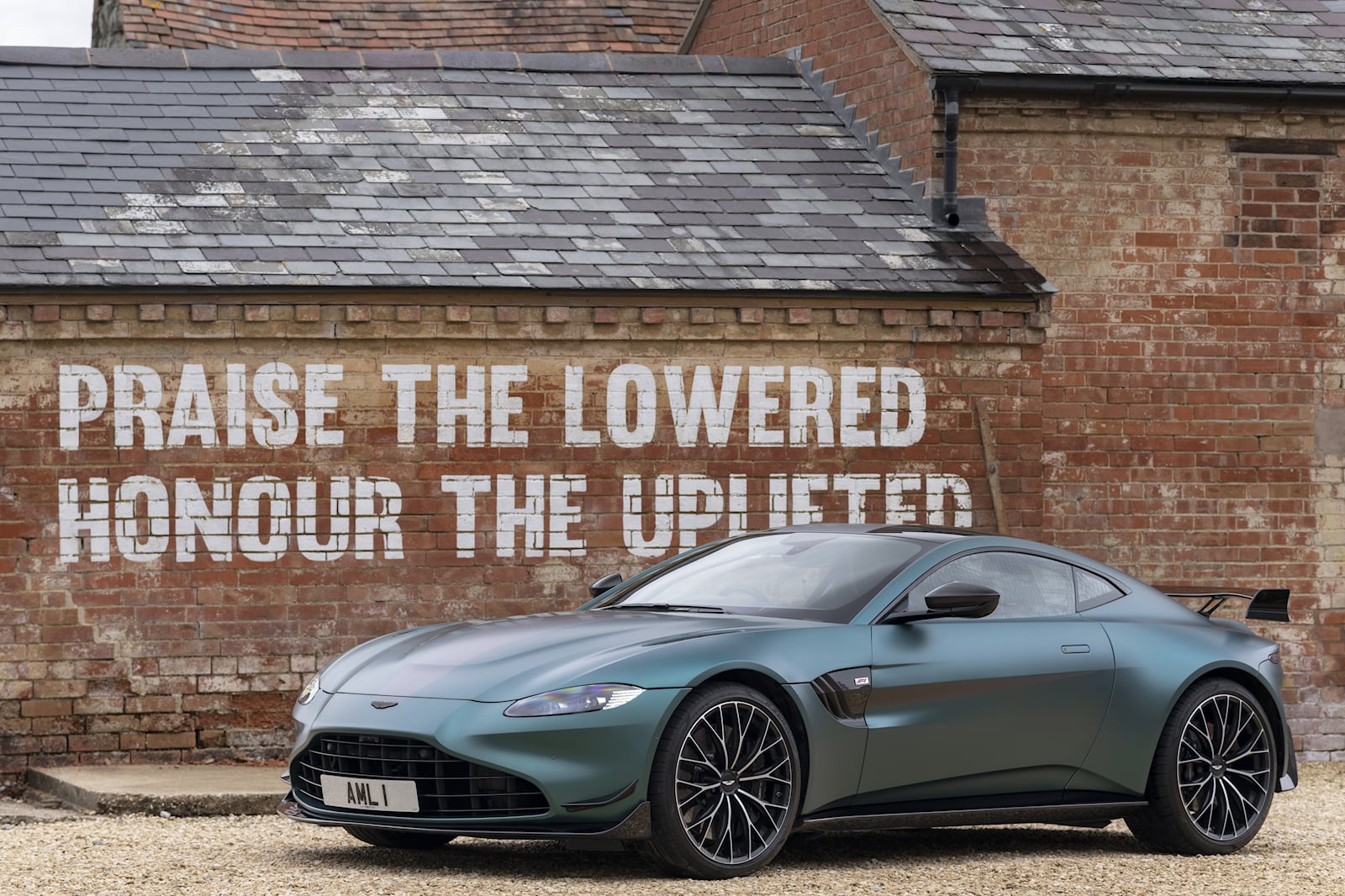 2022 Aston Martin Vantage Coupe Exterior Photo