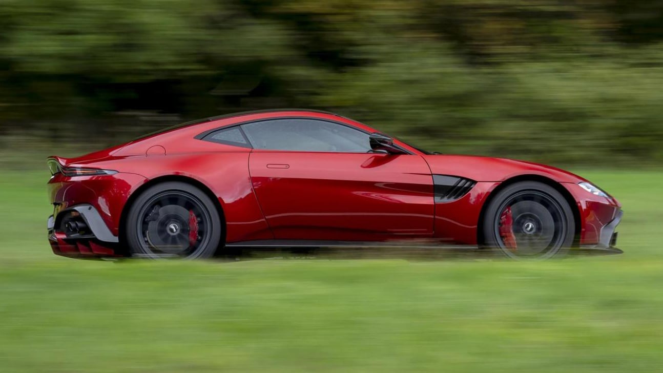 Aston martin vantage 2022