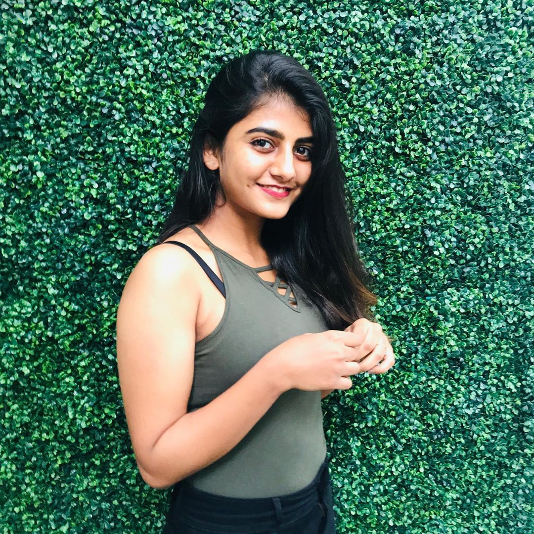 Gabriella charlton bigg boss tamil 4 wiki age family image