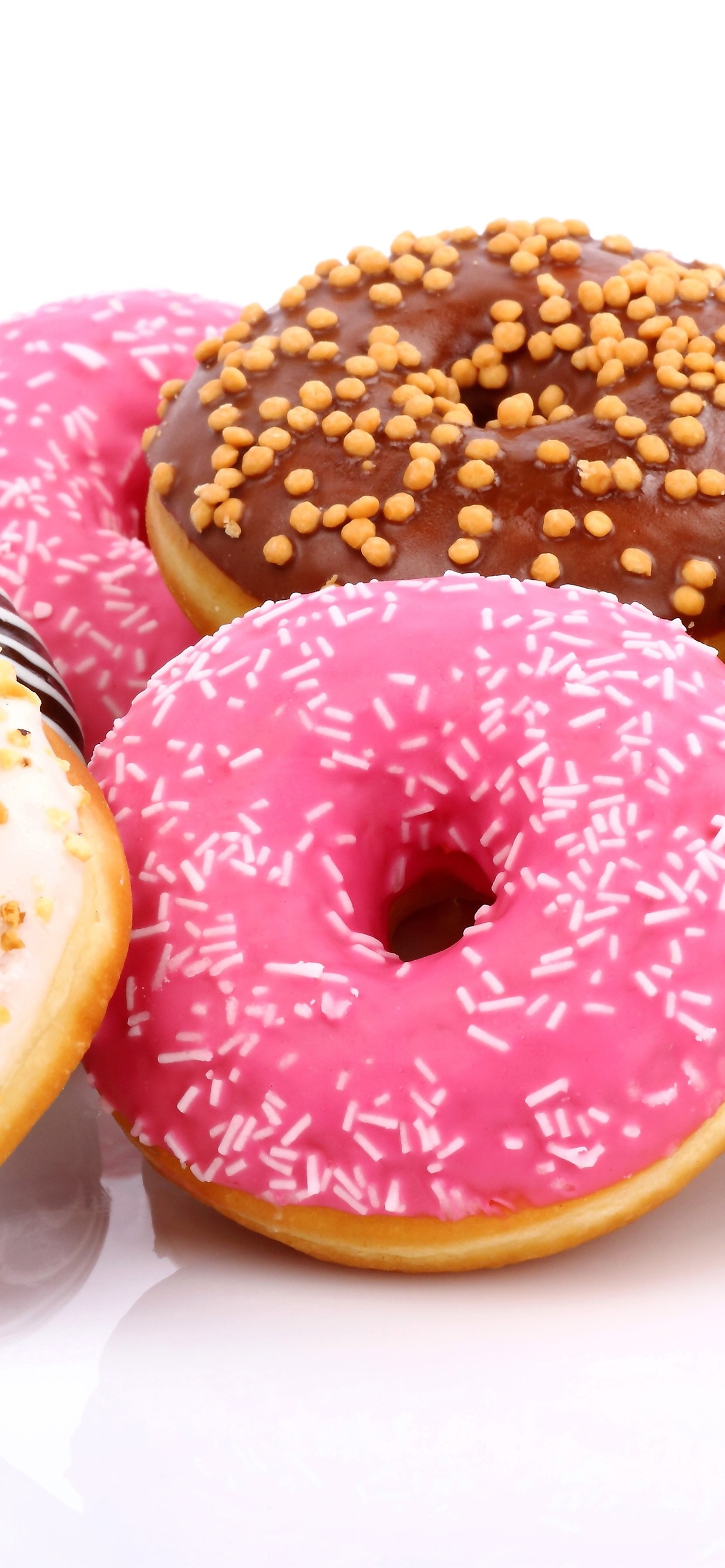 Wallpaper Some donuts, white background 5120x2880 UHD 5K Picture, Image