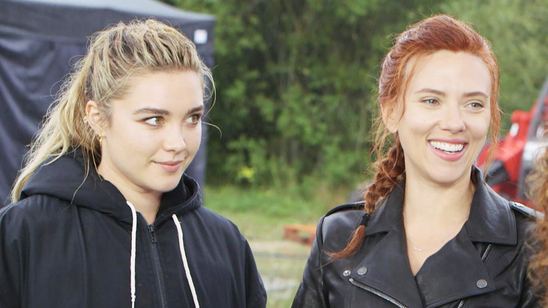 Scarlett Johansson And Florence Pugh Wallpapers Wallpaper Cave