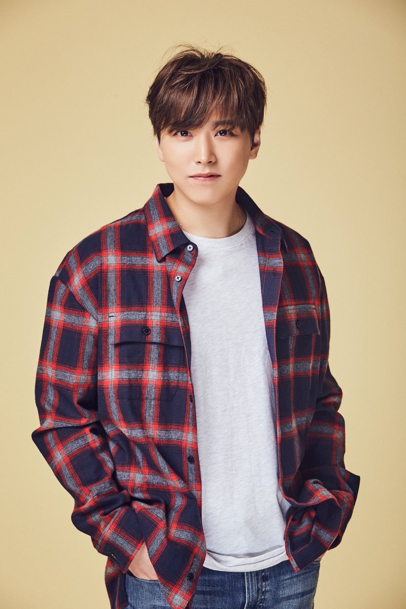 SMTOWN #SuperJunior #SUNGMIN Will Wrap Up This Year With The Heartwarming Musical '서른즈음에' In Japan. He Will Be Playing A Double Role, Starring As Lee Hyun Sik In His Thirties As