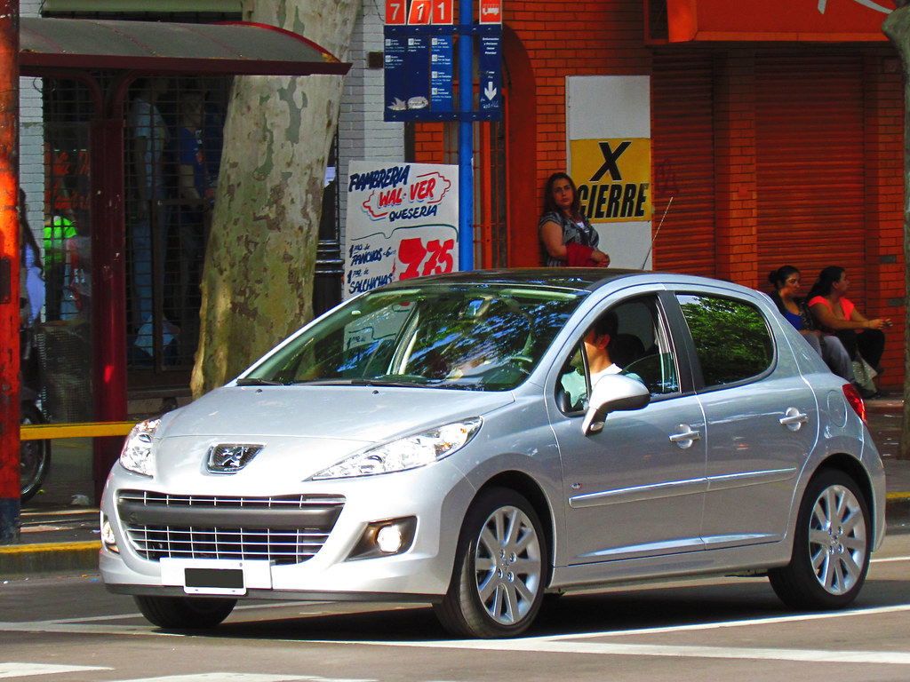 Peugeot 207 GTi 2012