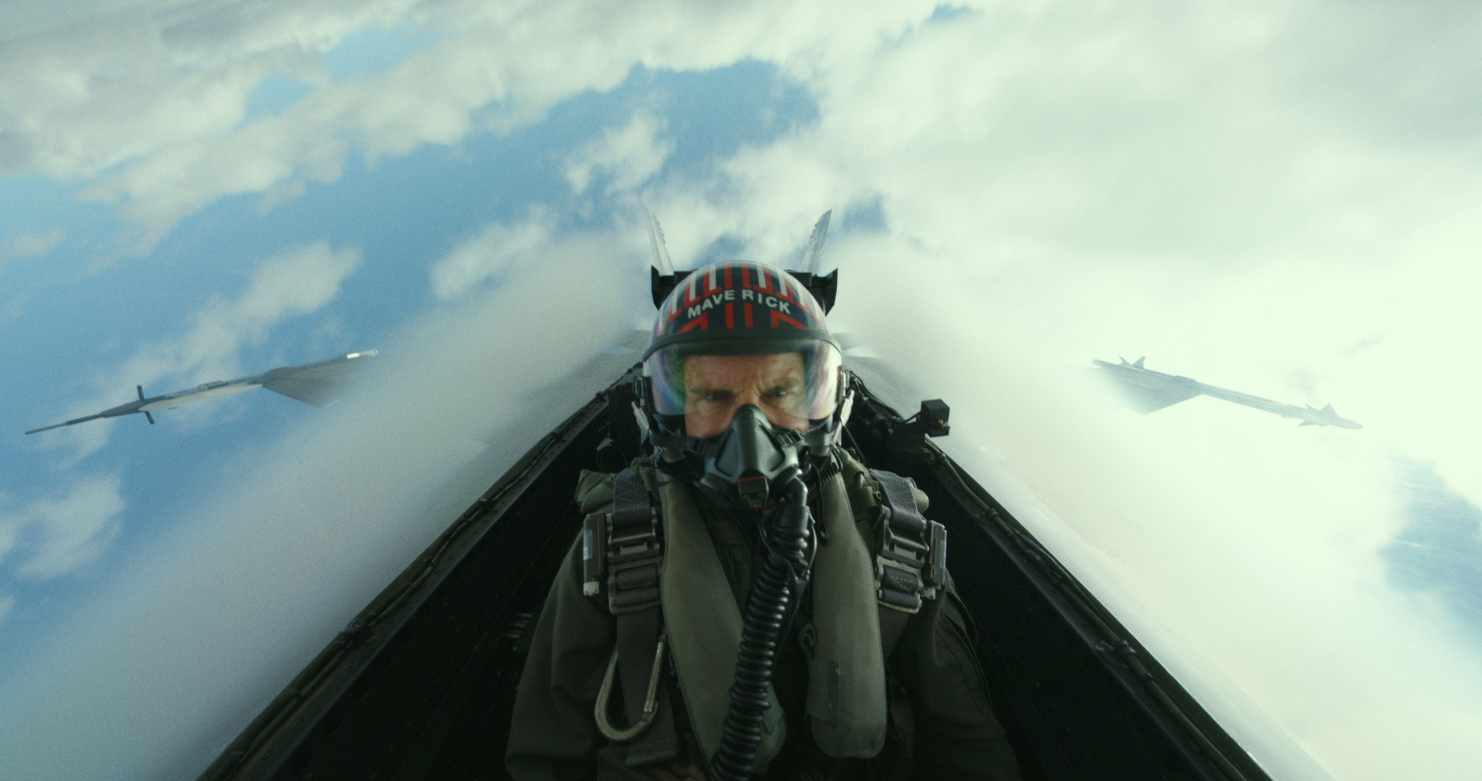 Tom Cruise rides into the danger zone of solitude in 'Top Gun: Maverick'