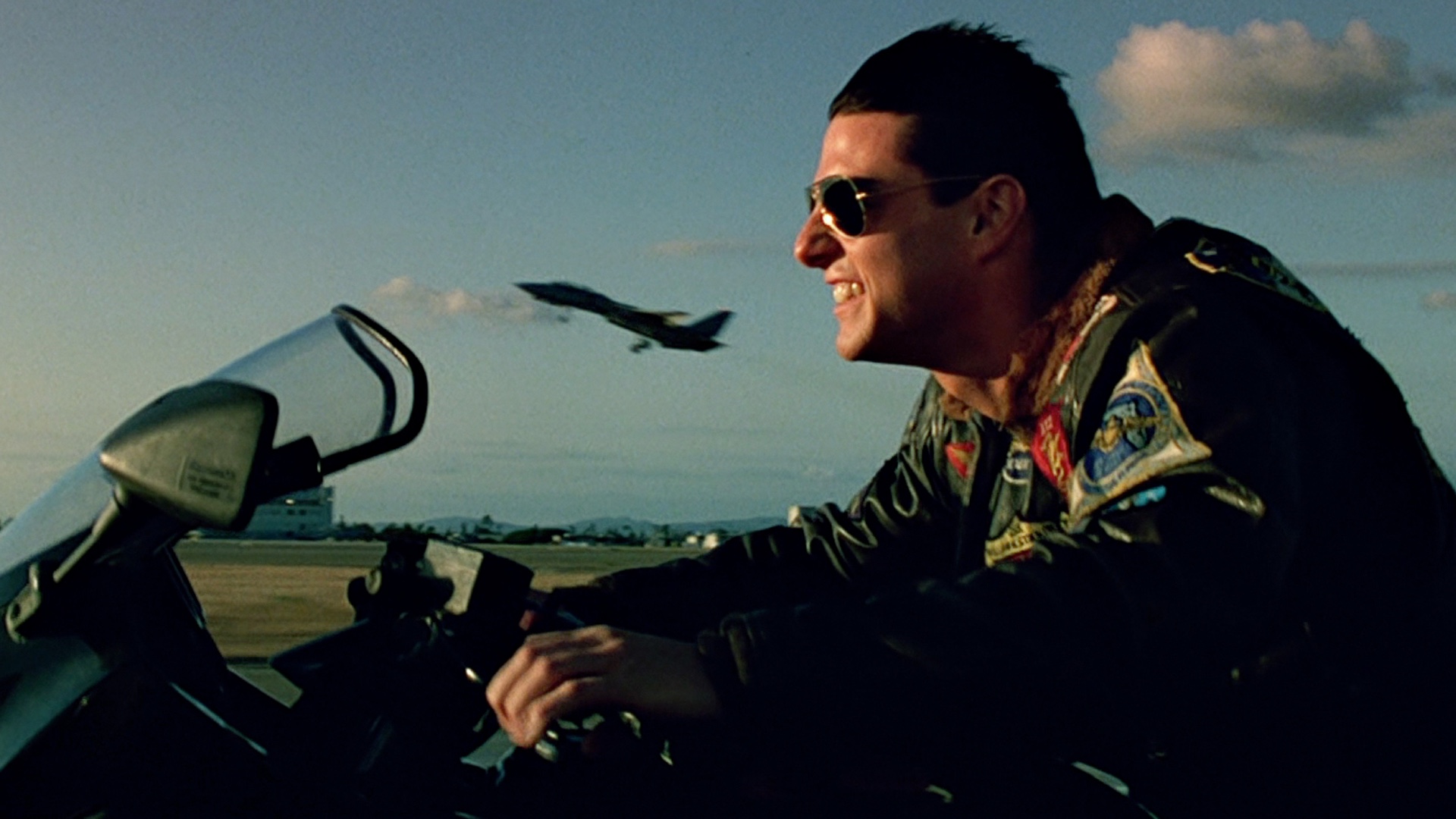 TOP GUN: MAVERICK Set Photo Features Tom Cruise Back on His Motorcycle