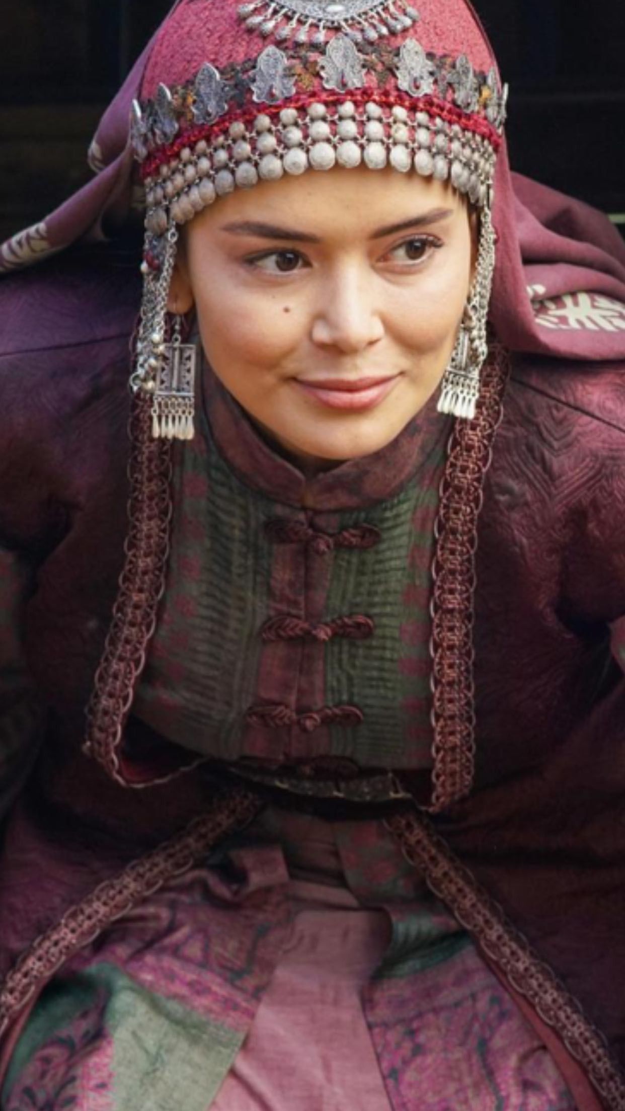 Lena⚔Yeni bölüme son bir gün!. Turkish clothing, Beautiful costumes, Kuruluş osman