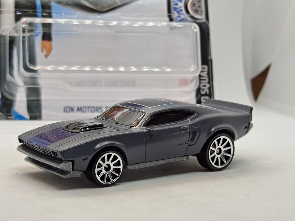 HOT WHEELS ION MOTORS THRESHER GENERIC MUSCLE CAR NO2 1 64