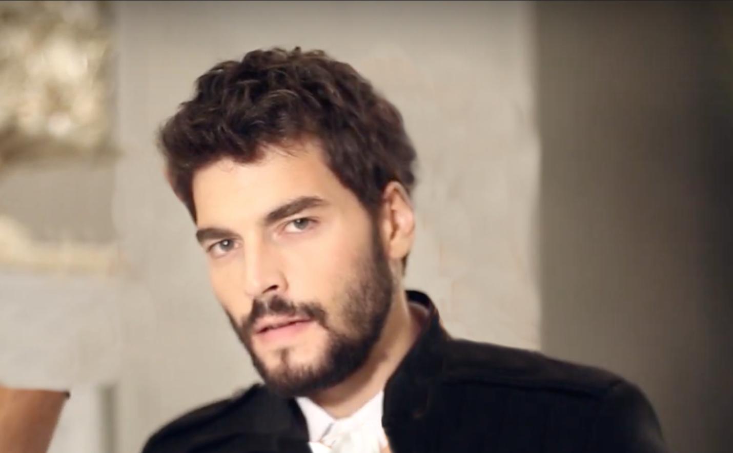 Uživatel Akin Akinozu North America na Twitteru: „ A K I N A K I N O Z U # akinakinozu #actor #hercai #cosmoplitanturkiye #september �