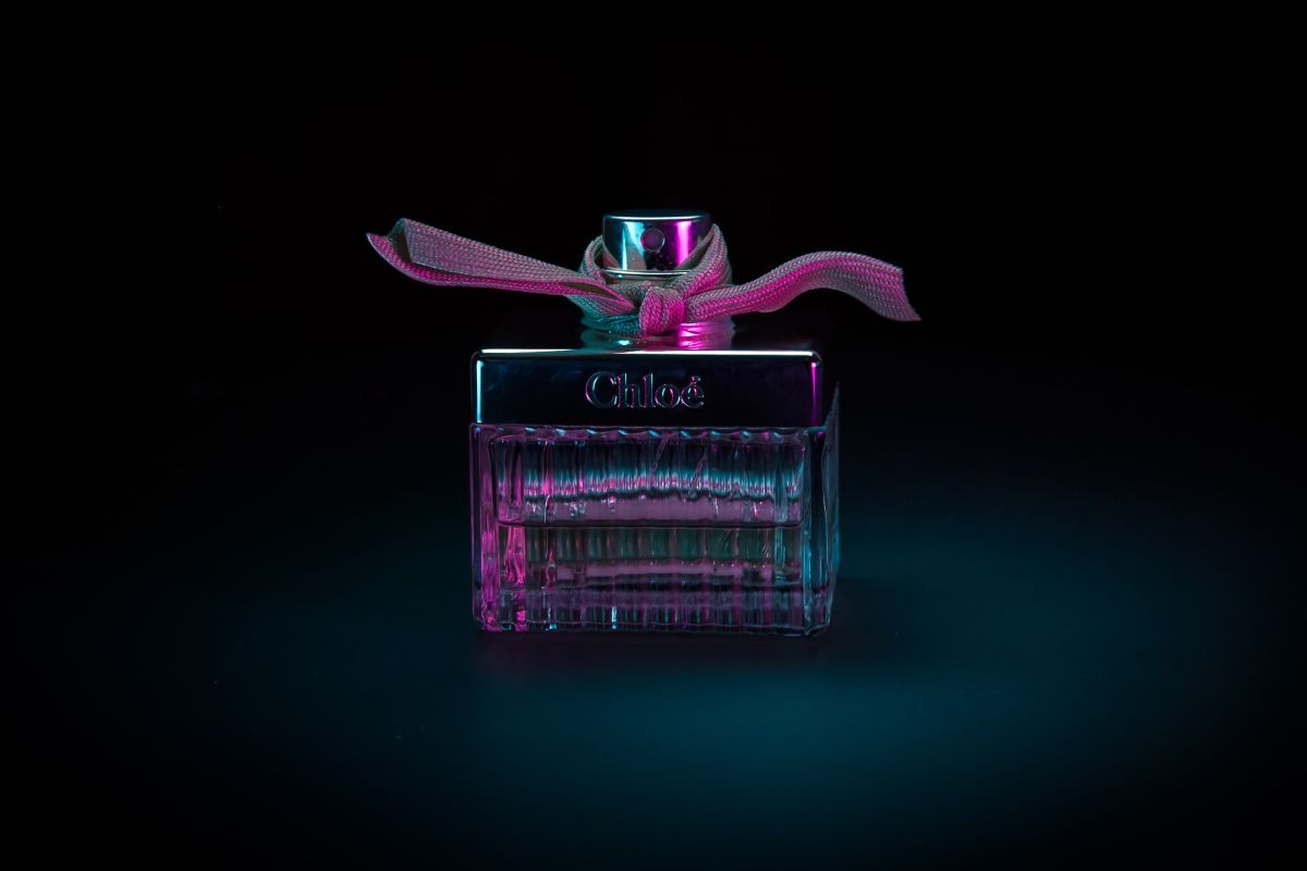 Best Fall Perfumes For Women: Men's Choice (2022)