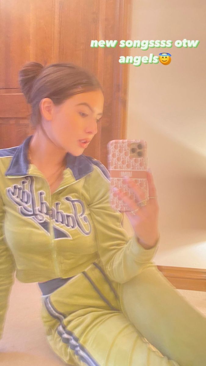 Mimi Webb. Female artists, Male artist, Female