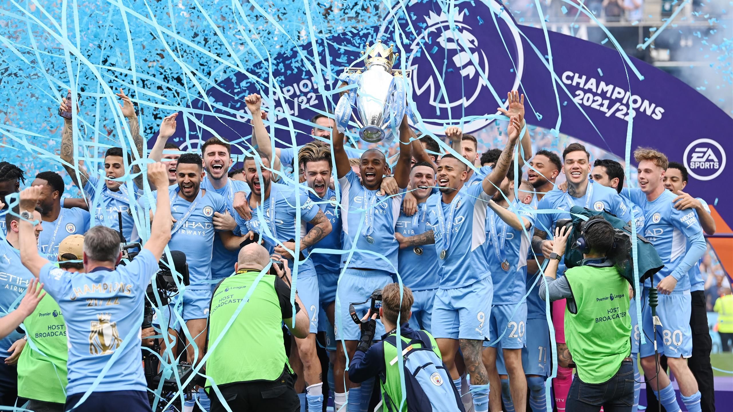 Manchester City stage thunderous comeback against Aston Villa to deny Liverpool and win title