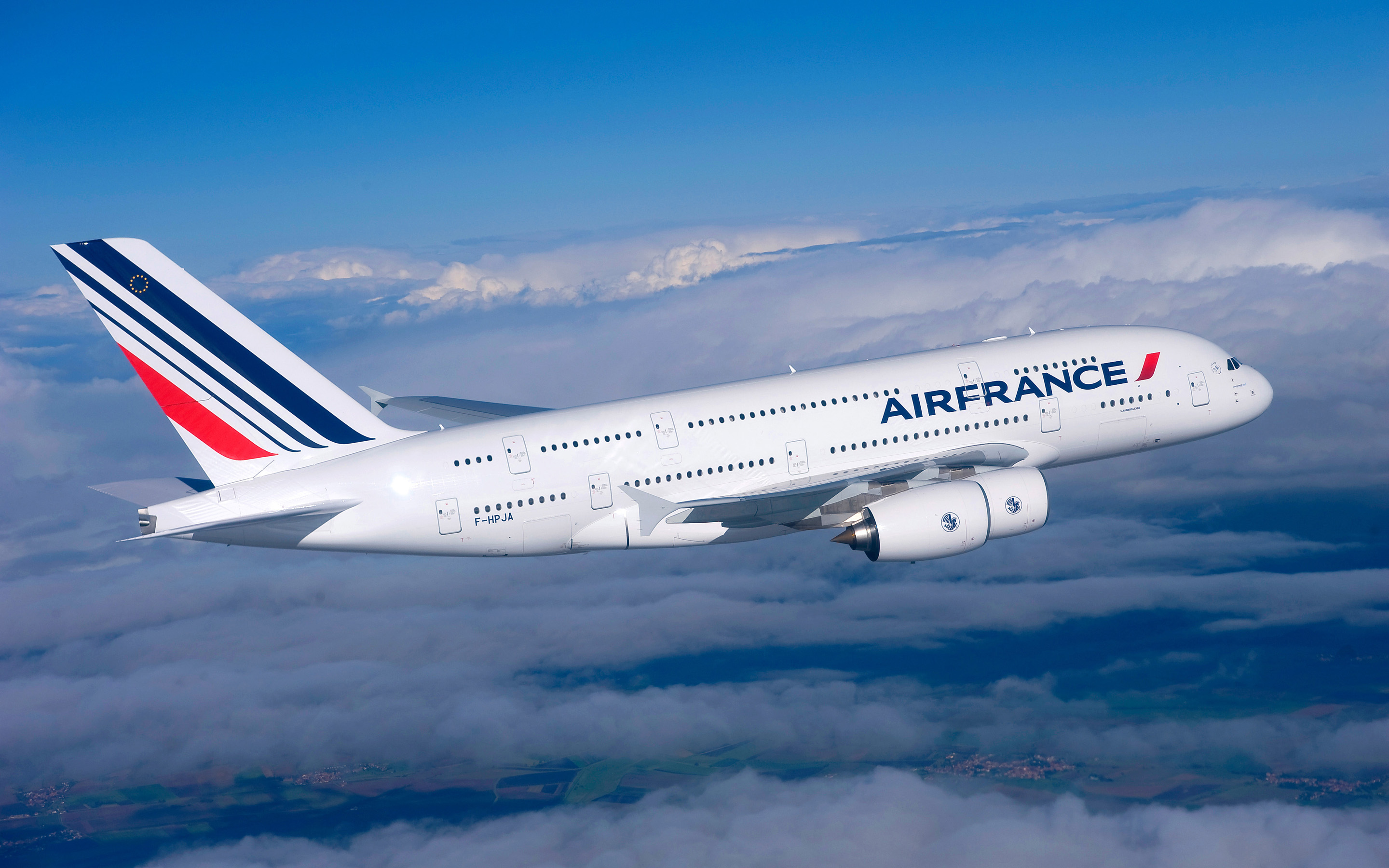 Download Wallpaper Airbus А Air France, Largest Passenger Airliner, Twin Aisle Aircraft, Wide Body Aircraft, Air Travel, Airplane In The Sky, Airbus For Desktop With Resolution 2880x1800. High Quality HD Picture Wallpaper