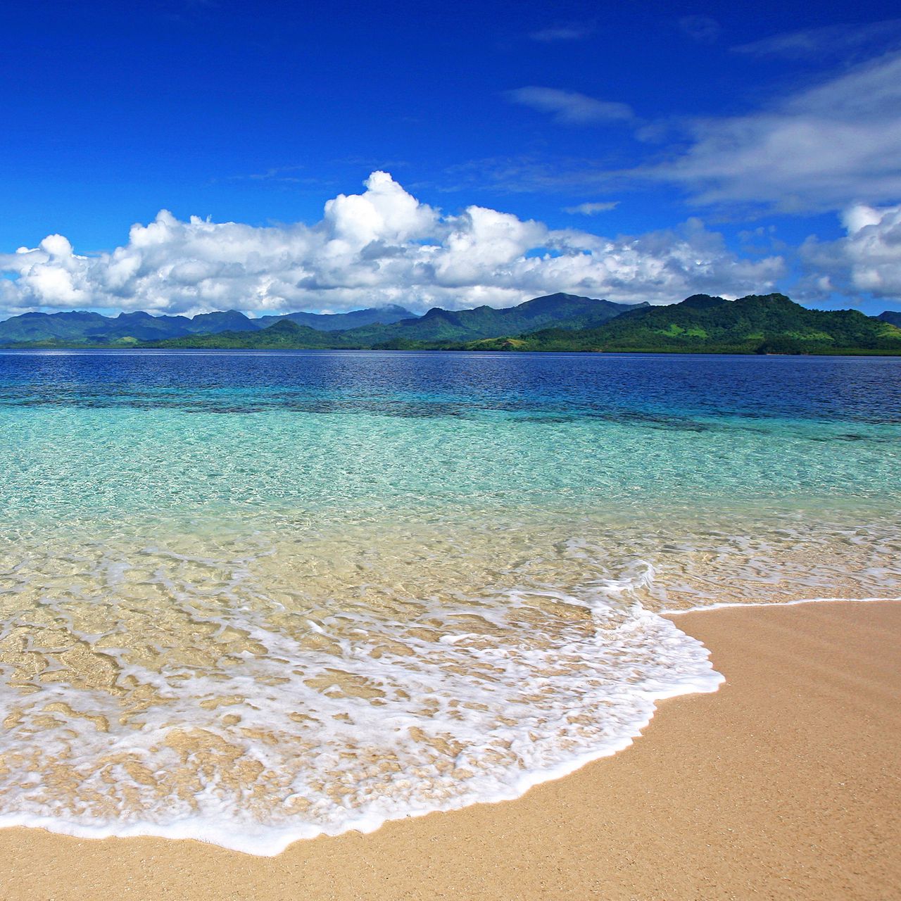 Download wallpaper 1280x1280 sea, beach, sand, foam, surf ipad, ipad 2, ipad mini for parallax HD background