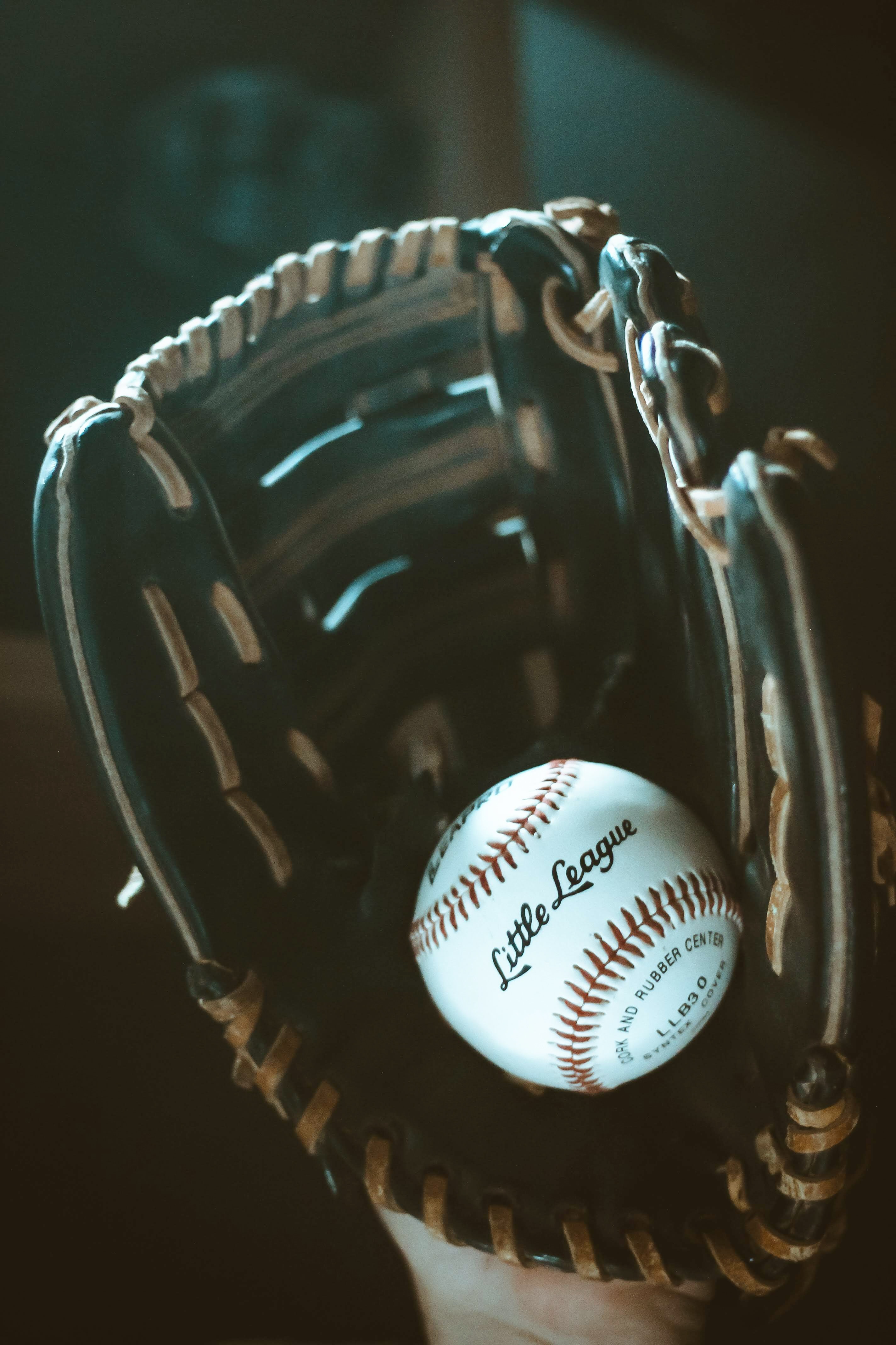 Best Baseball Glove Photo · 100% Free Downloads