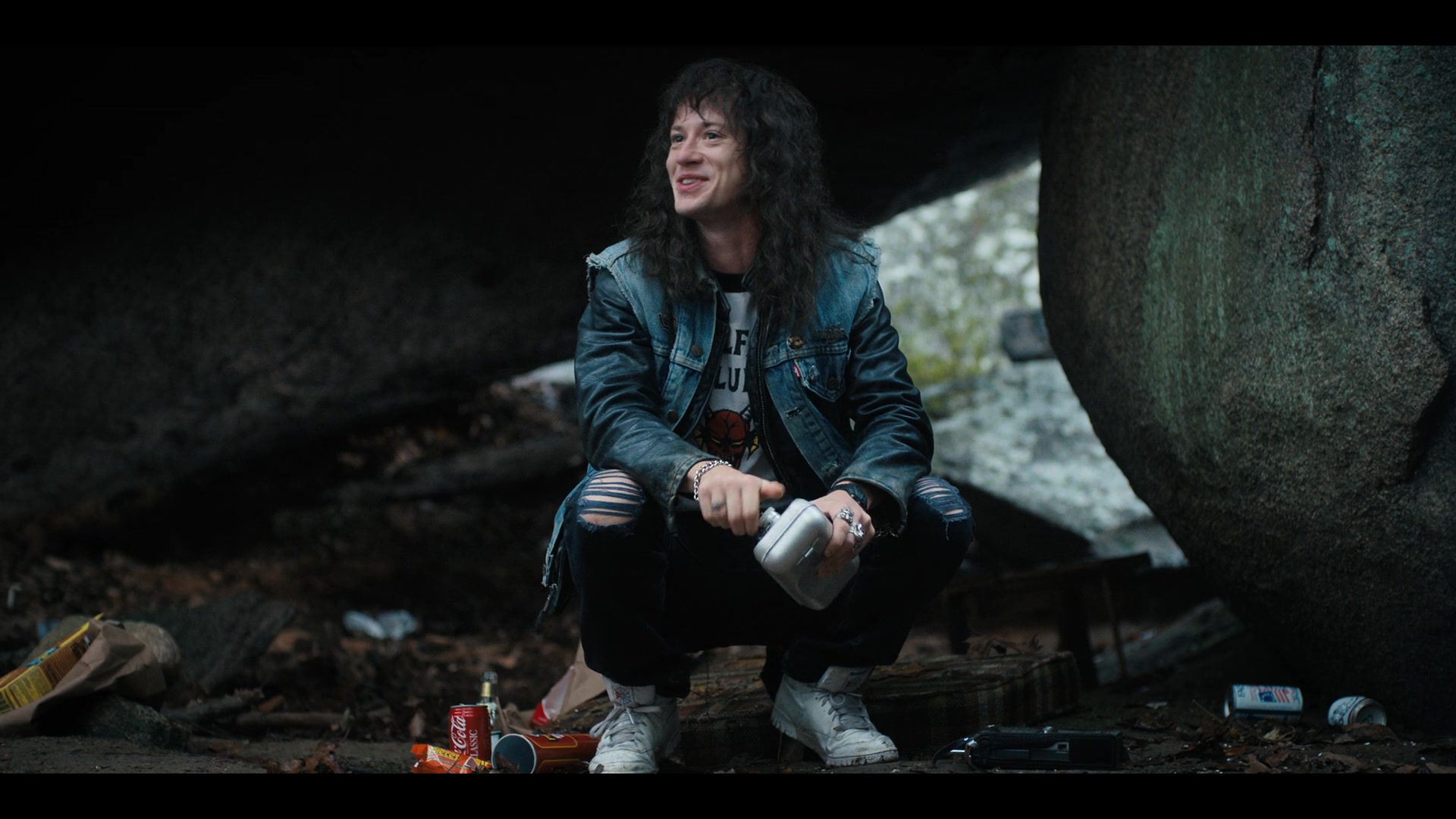 Reebok Men's Shoes Of Joseph Quinn As Eddie Munson And Coca Cola Classic Can In Stranger Things S04E06 Chapter Six: The Dive (2022)