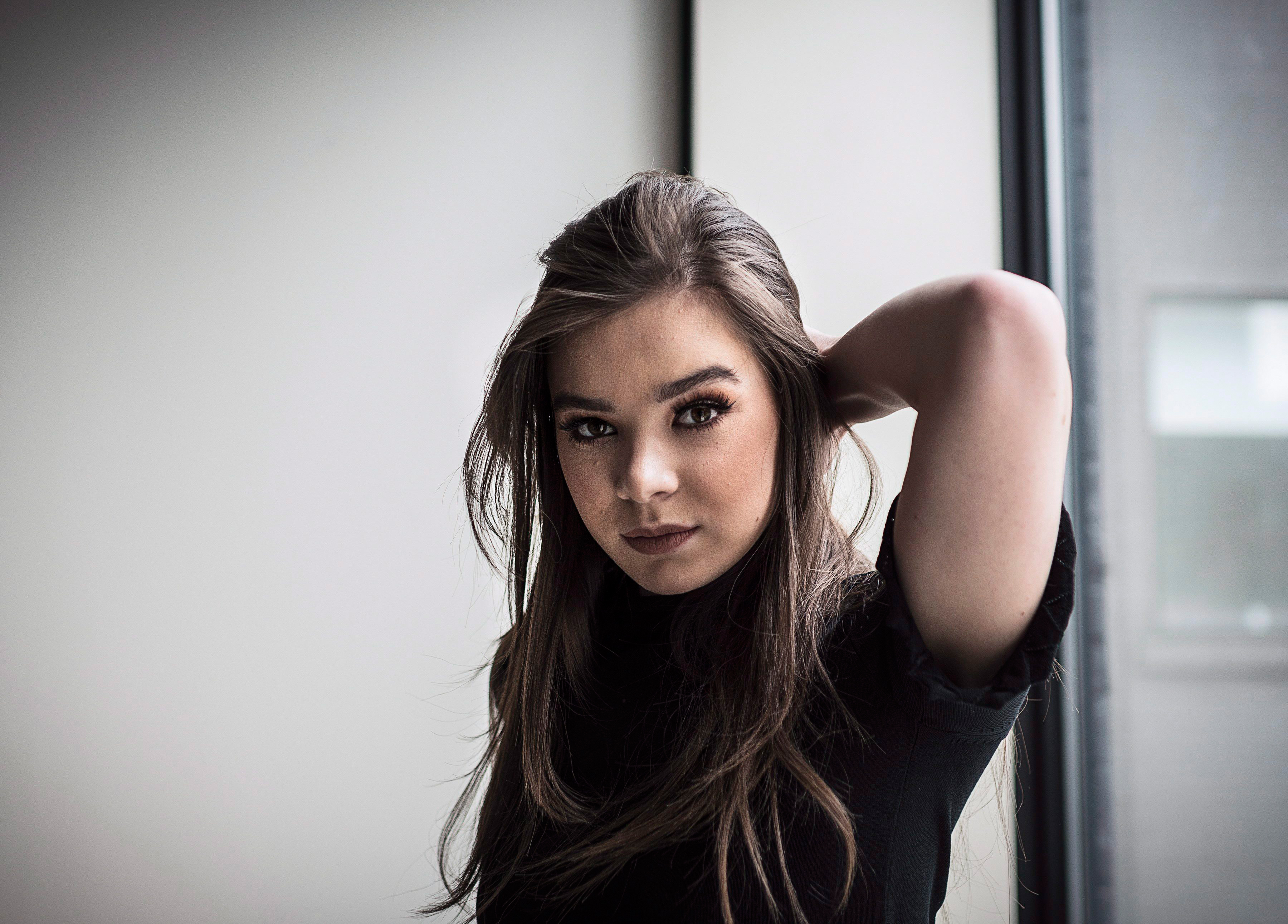 Hailee Steinfeld HD Wallpaper