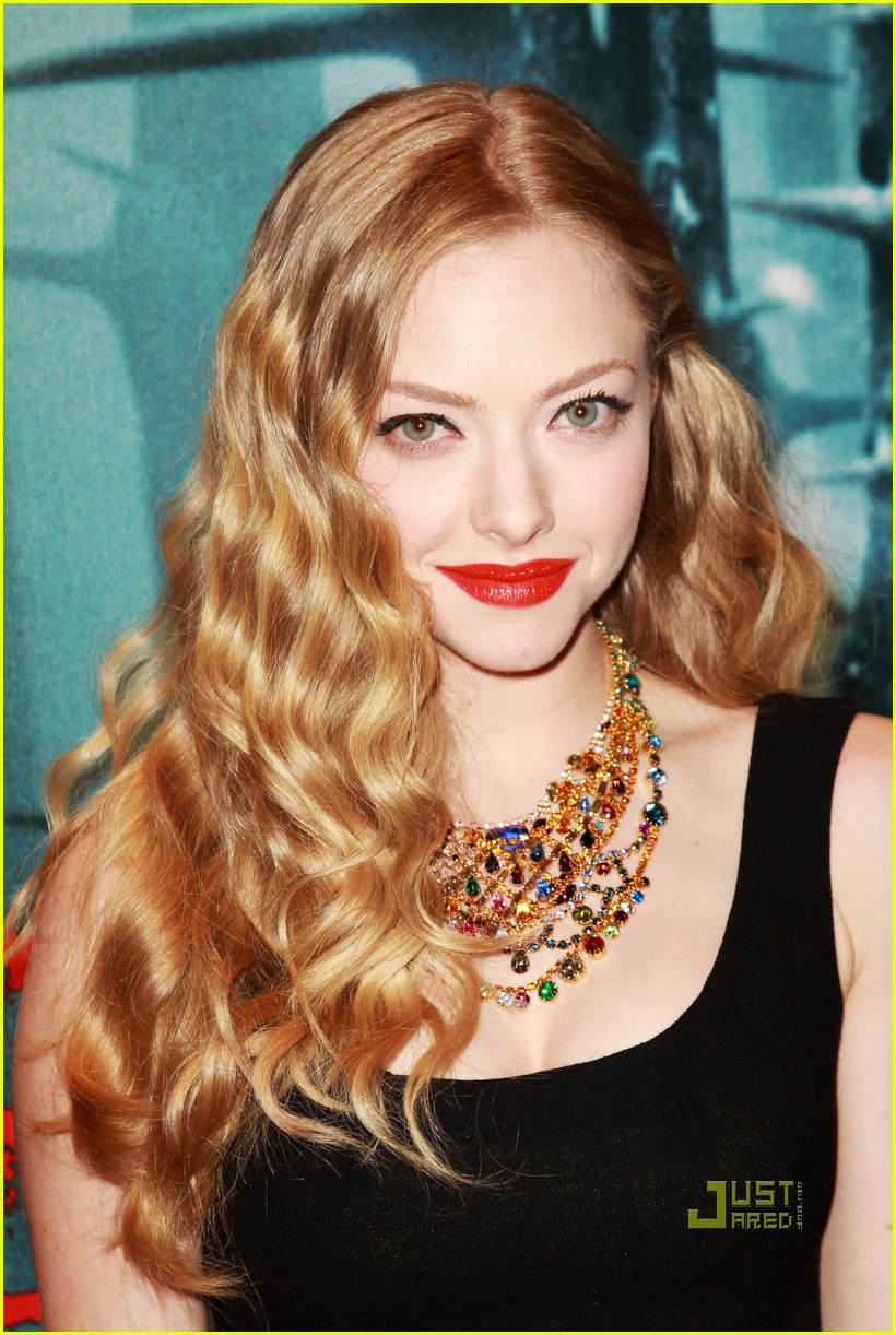 Amanda Seyfried: 'Red Riding Hood' European Premiere!: Photo 2533710. Amanda Seyfried, Shiloh Fernandez Picture