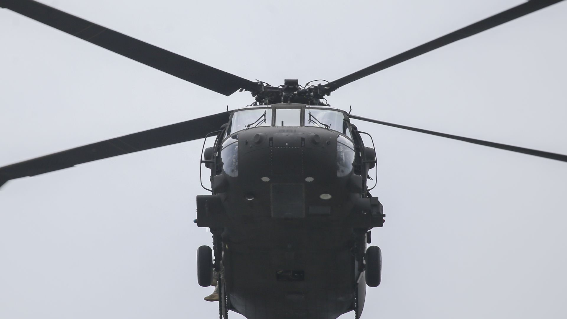 Desktop Wallpaper Sikorsky Uh 60 Black Hawk, Military, Helicopter, HD Image, Picture, Background, Facebc