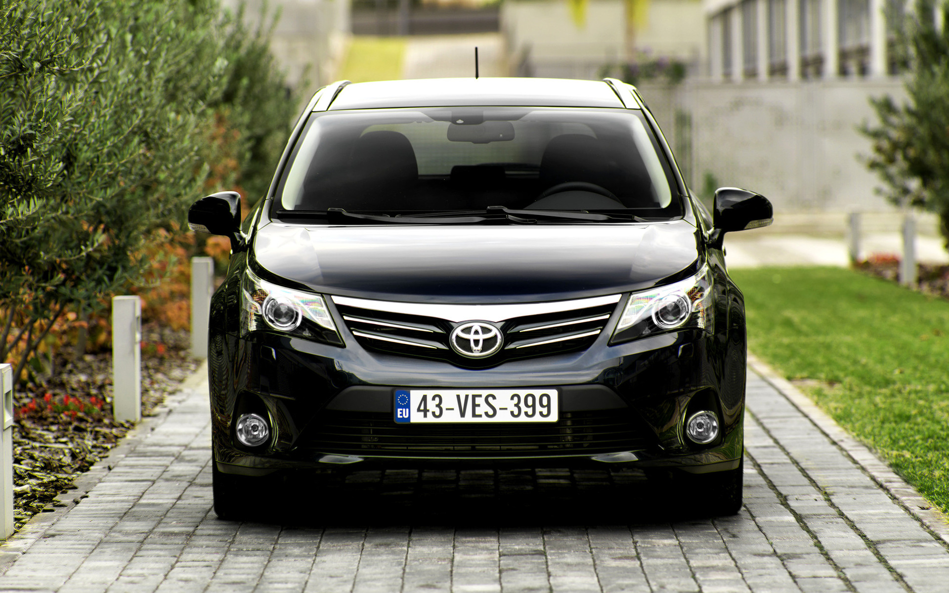 Toyota Avensis Wagon and HD Image